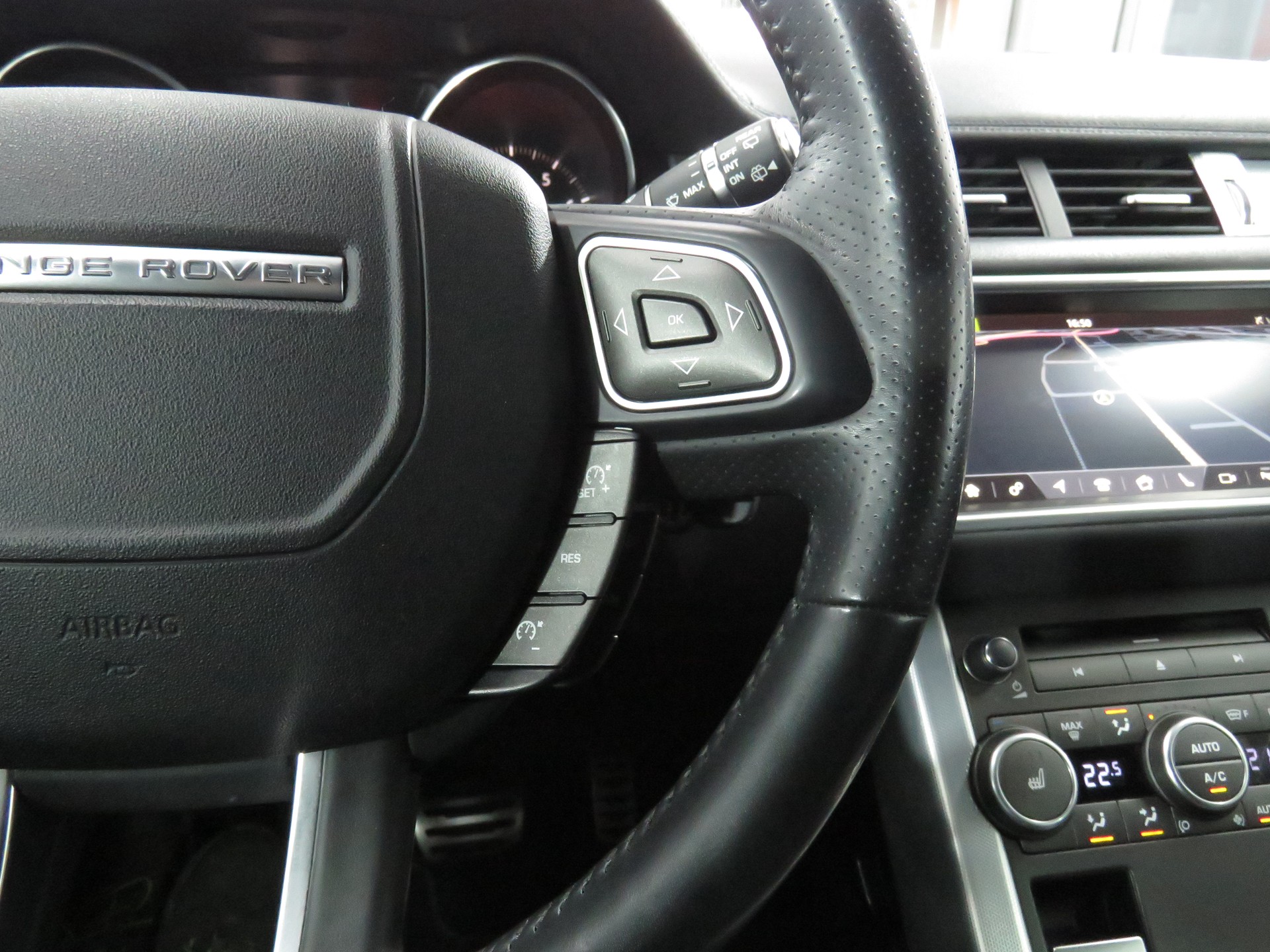 LAND ROVER Range Rover Evoque 2.0 Si4 HSE Dynamic AT9 (Automat)-image-20