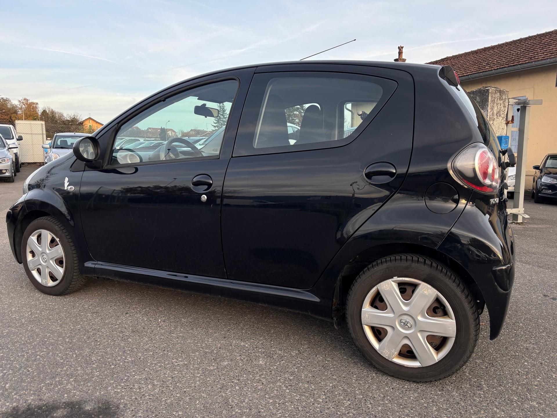 TOYOTA Aygo 1.0 Linea Luna-image-5