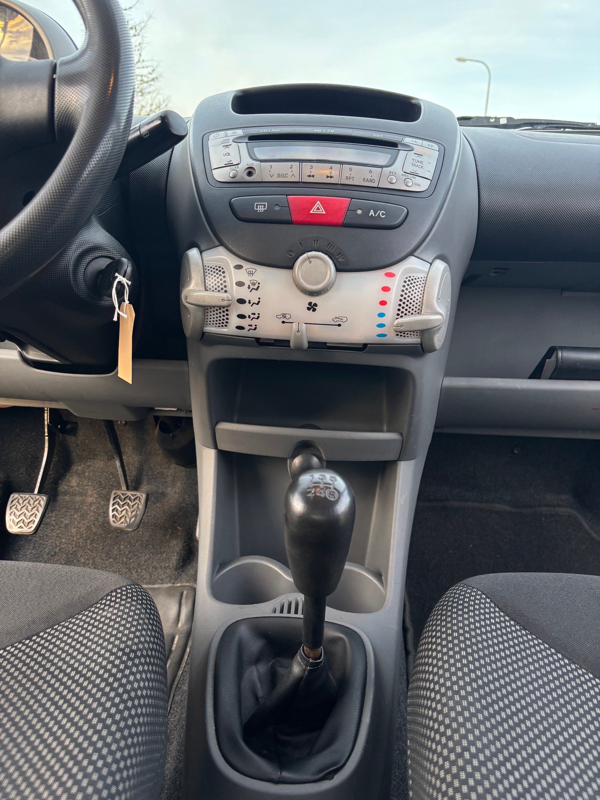 TOYOTA Aygo 1.0 Linea Luna-image-8