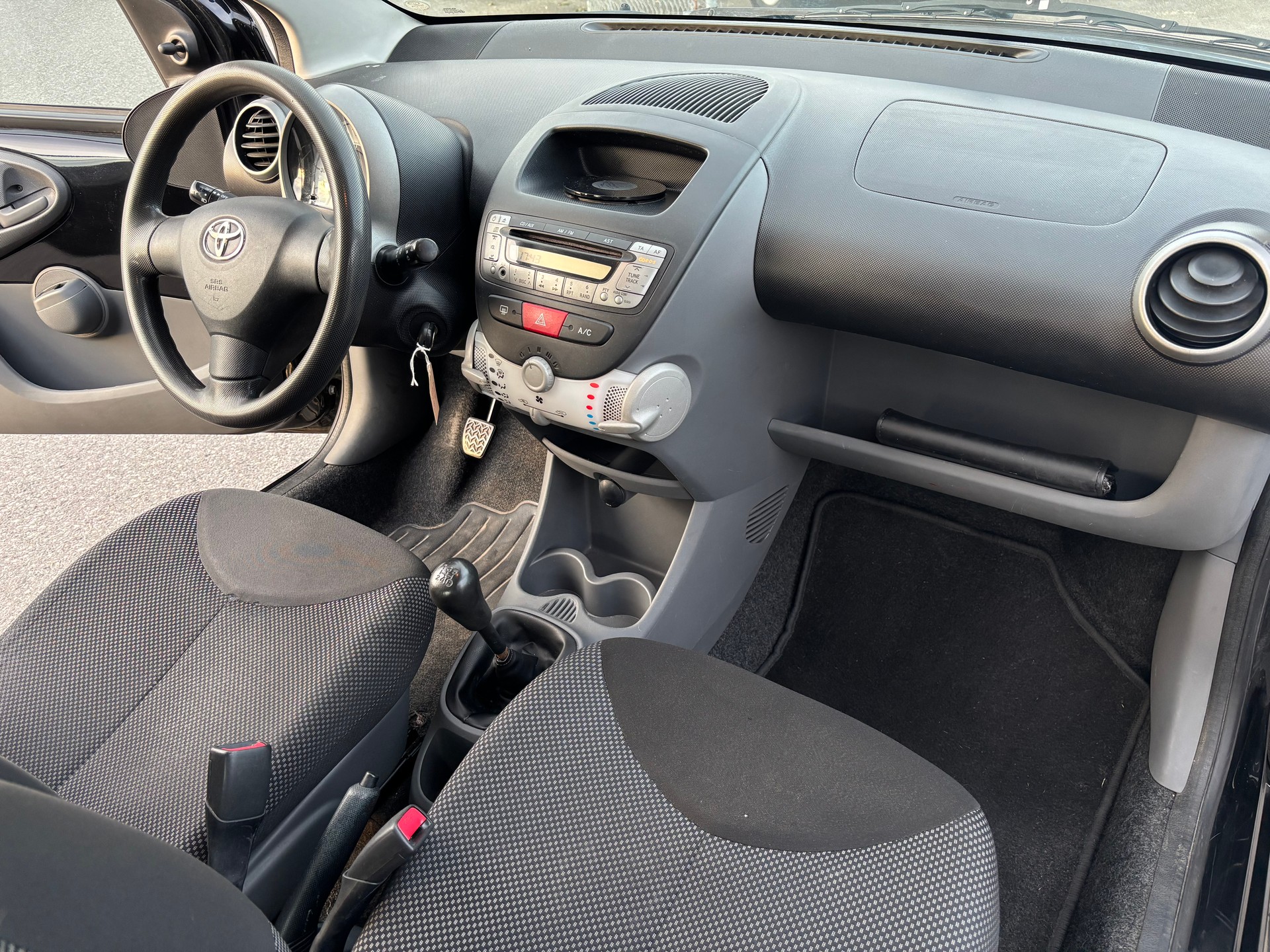 TOYOTA Aygo 1.0 Linea Luna-image-11