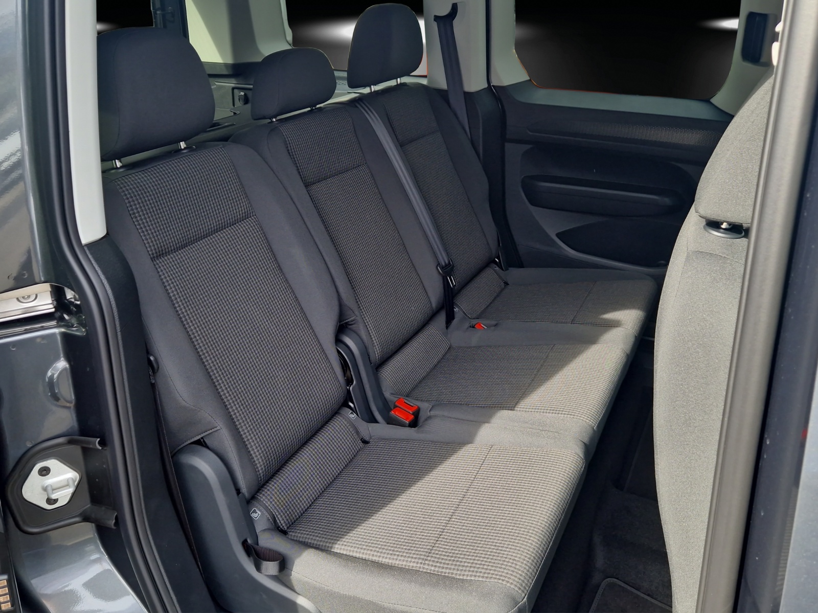 VW Caddy 2.0 TDI Liberty 4Motion-image-7