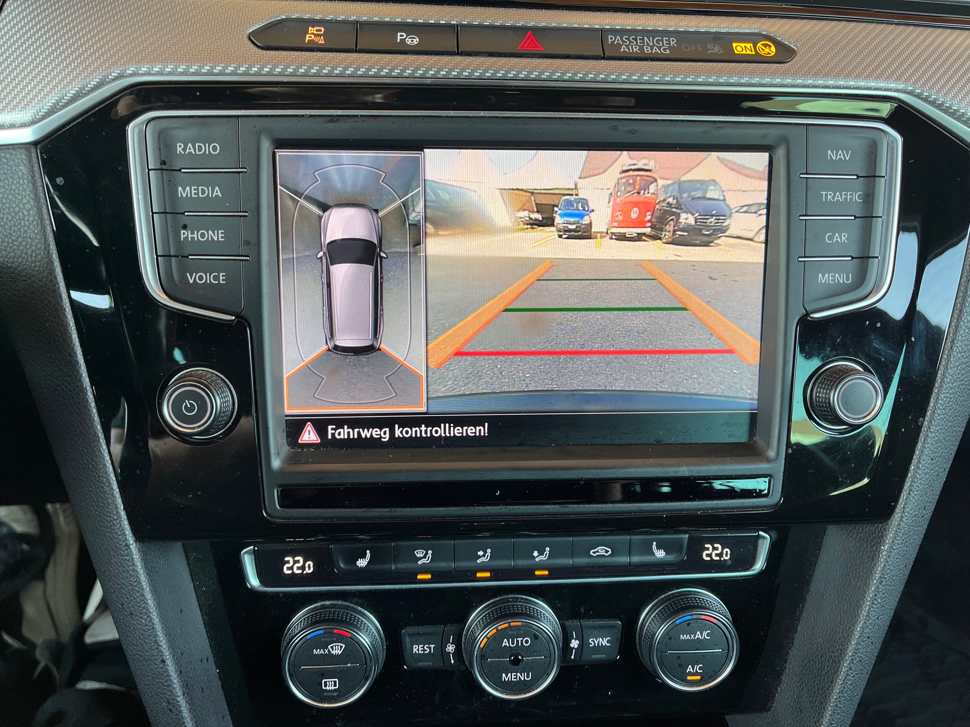 VW Passat Variant 2.0 TDI BMT Highline DSG 4Motion-image-9