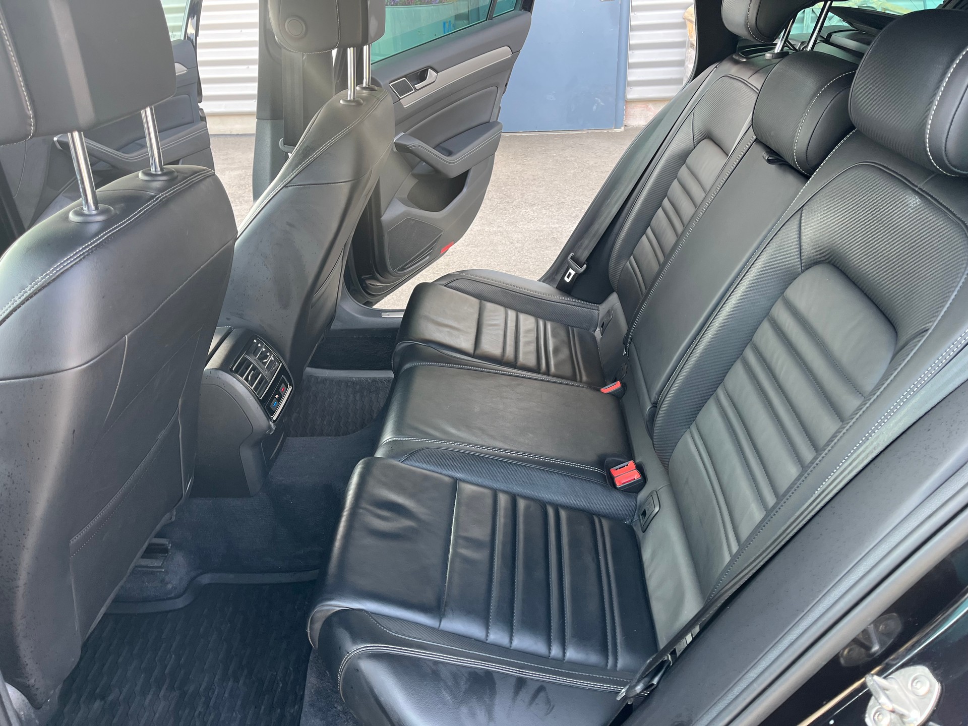 VW Passat Variant 2.0 TDI BMT Highline DSG 4Motion-image-13