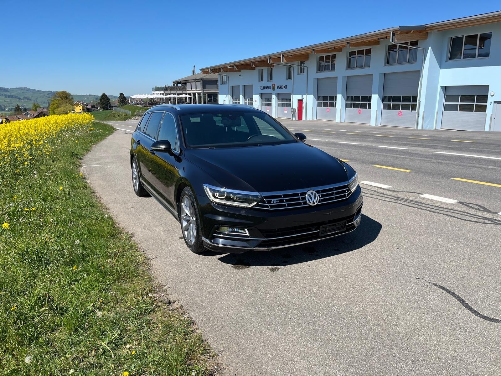 VW Passat Variant 2.0 TDI BMT Highline DSG 4Motion-image-1
