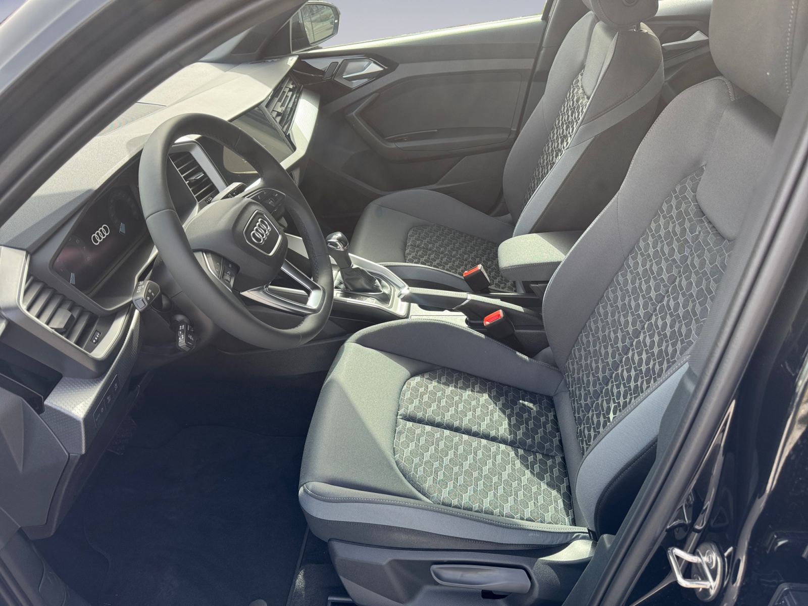 AUDI A1 Sportback 30 TFSI Attraction S-tronic-image-8