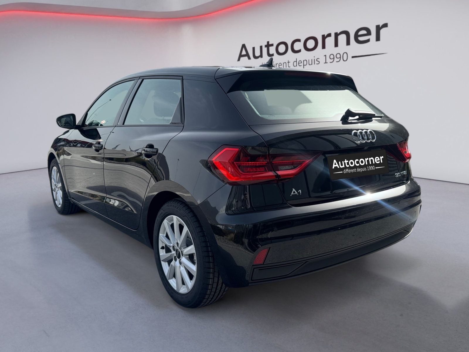AUDI A1 Sportback 30 TFSI Attraction S-tronic-image-2