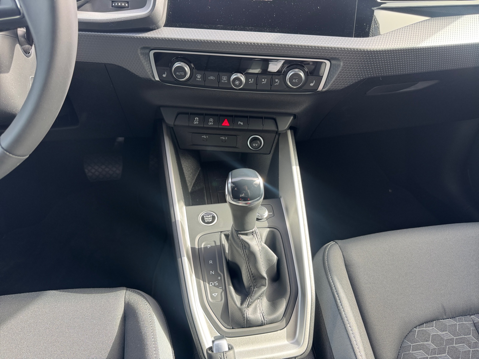 AUDI A1 Sportback 30 TFSI Attraction S-tronic-image-10