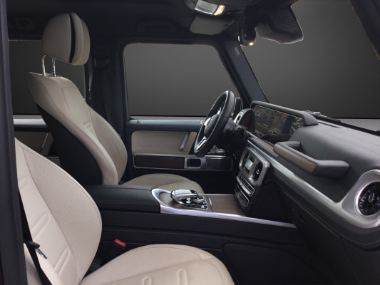 MERCEDES-BENZ G 500 AMG Line-image-8