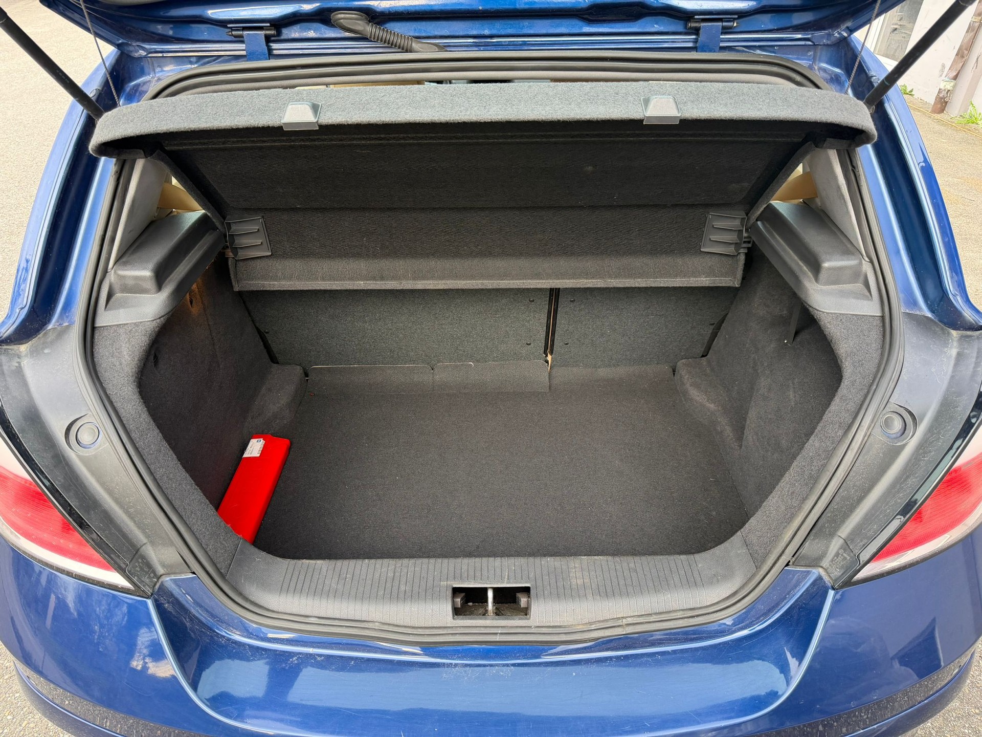 OPEL Astra 1.8i 16V Essentia-image-11