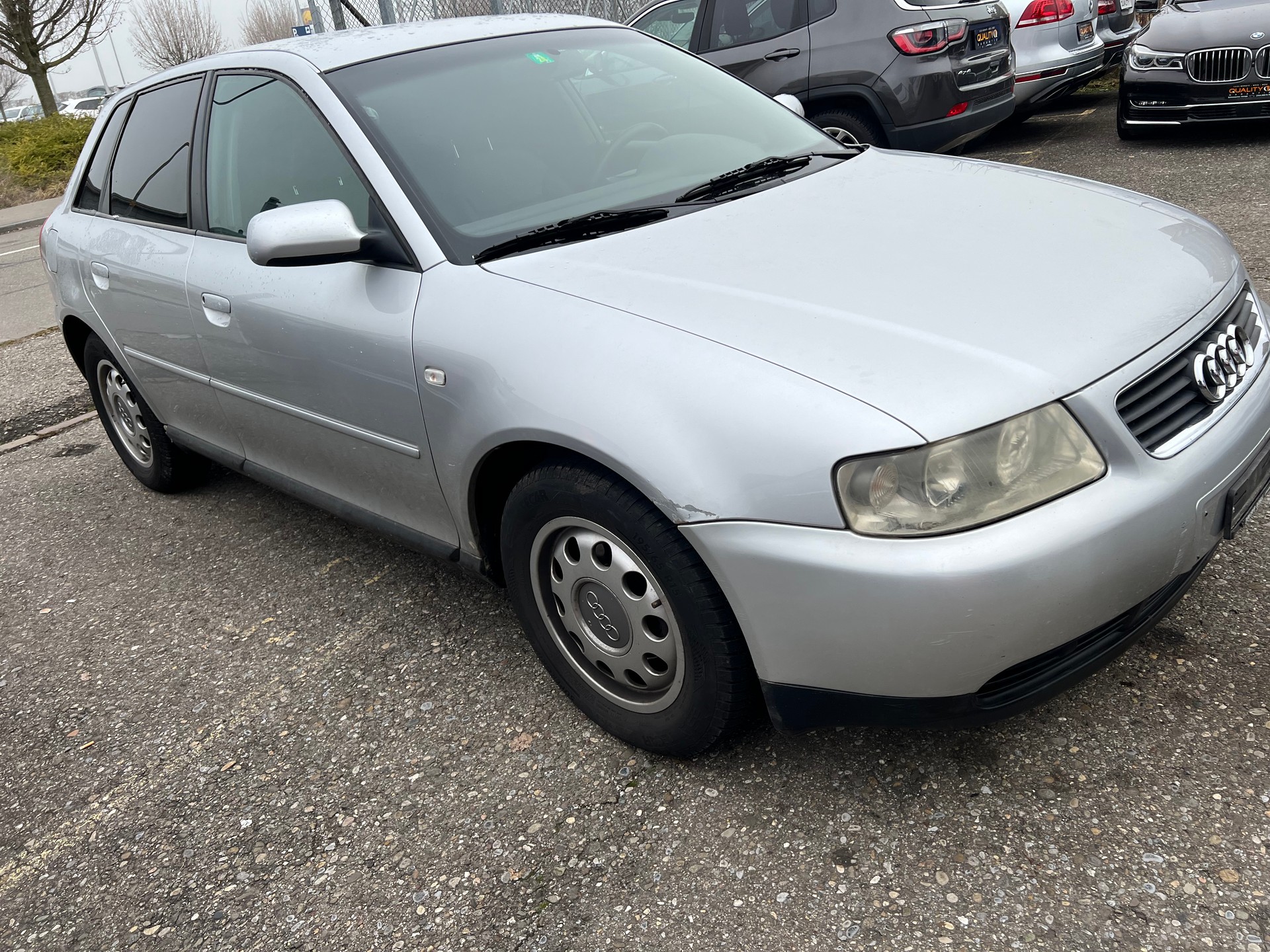 AUDI A3 Automat Benzin-image-2