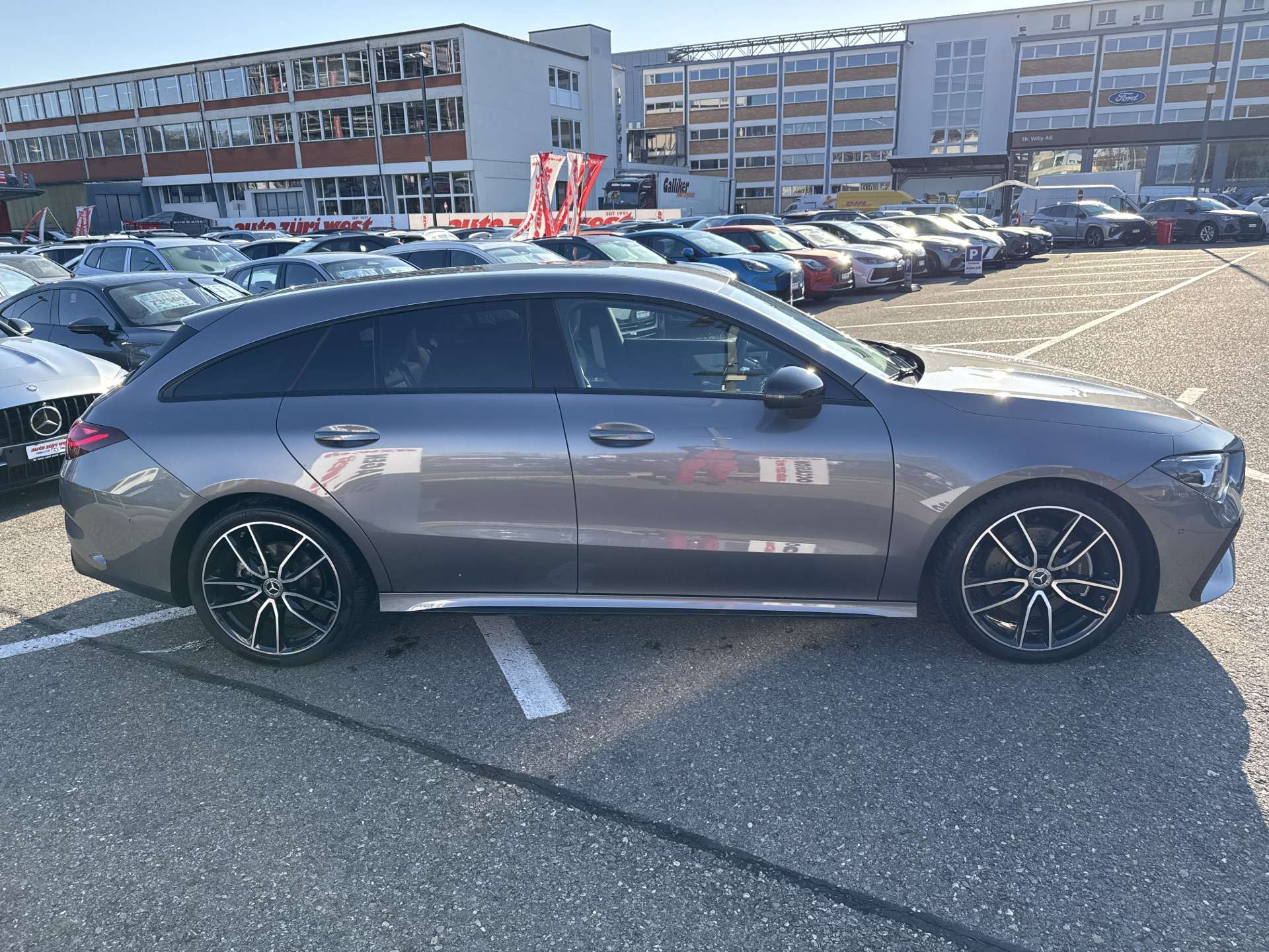 MERCEDES-BENZ CLA Shooting Brake 200 AMG Line Advanced Plus DCT-Automat-image-10