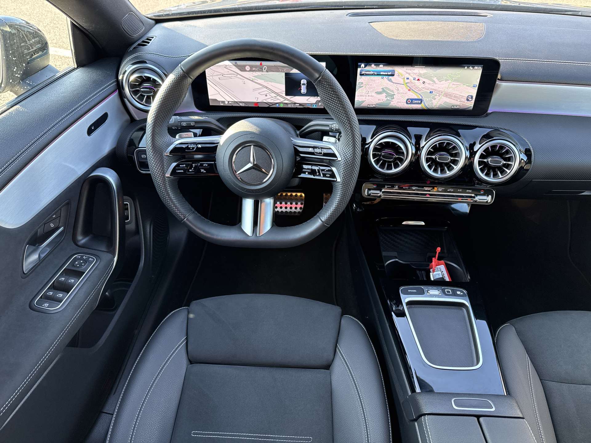 MERCEDES-BENZ CLA Shooting Brake 200 AMG Line Advanced Plus DCT-Automat-image-4