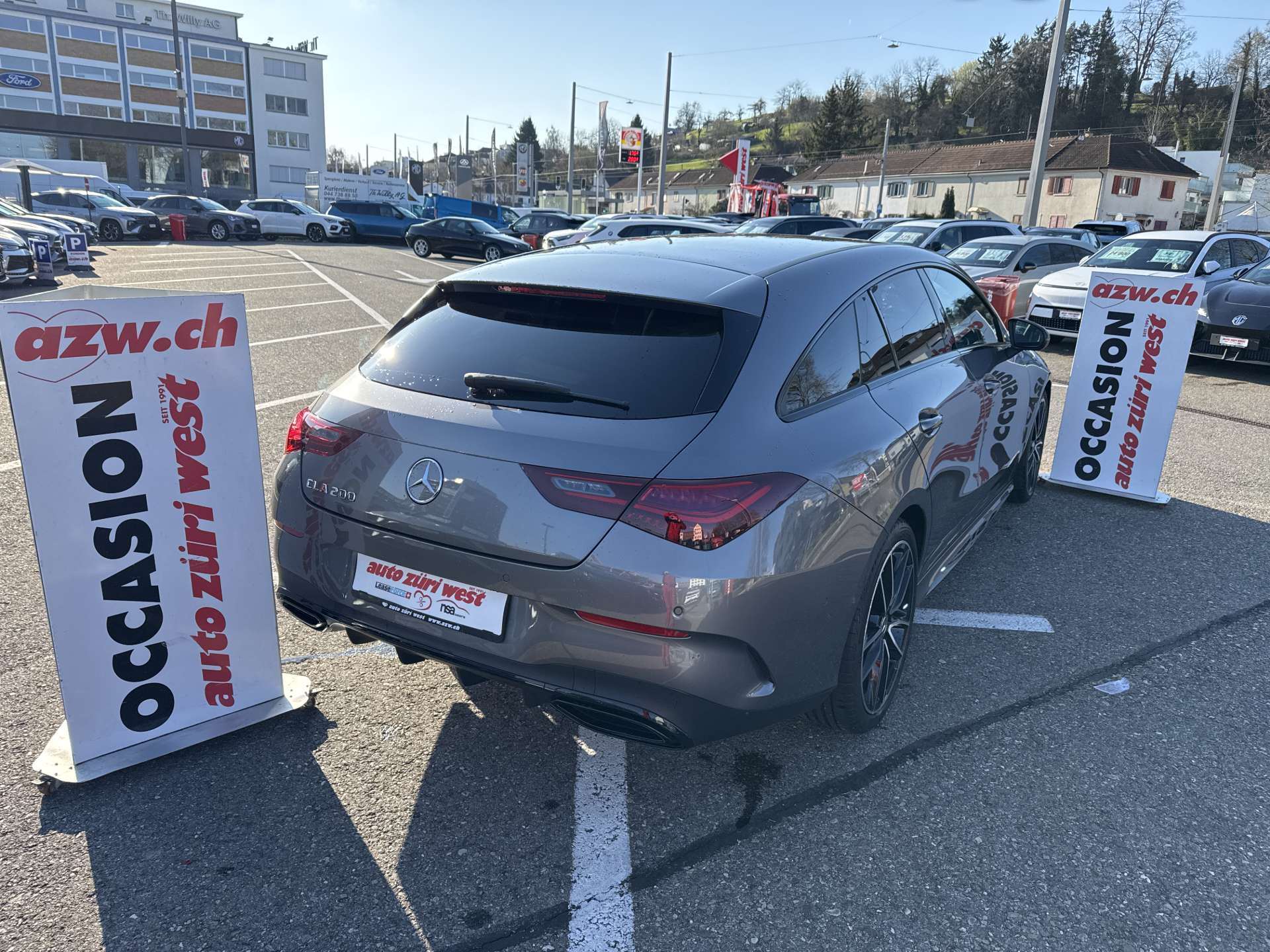 MERCEDES-BENZ CLA Shooting Brake 200 AMG Line Advanced Plus DCT-Automat-image-2