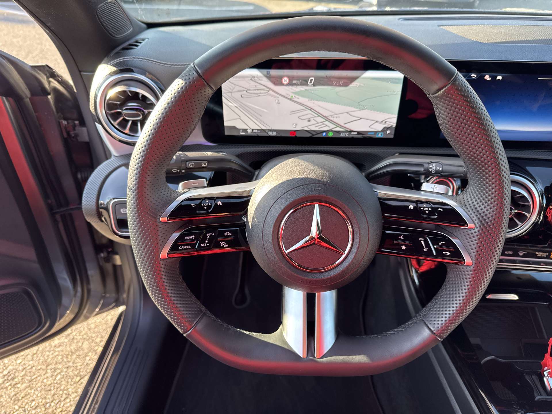 MERCEDES-BENZ CLA Shooting Brake 200 AMG Line Advanced Plus DCT-Automat-image-15