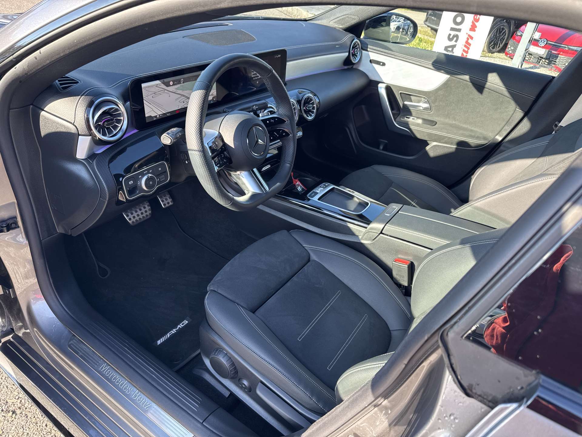 MERCEDES-BENZ CLA Shooting Brake 200 AMG Line Advanced Plus DCT-Automat-image-5