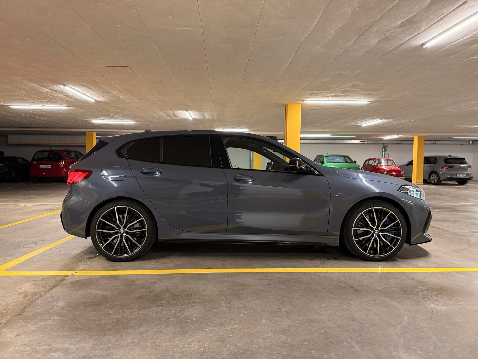 BMW M135i xDrive Steptronic-image-5