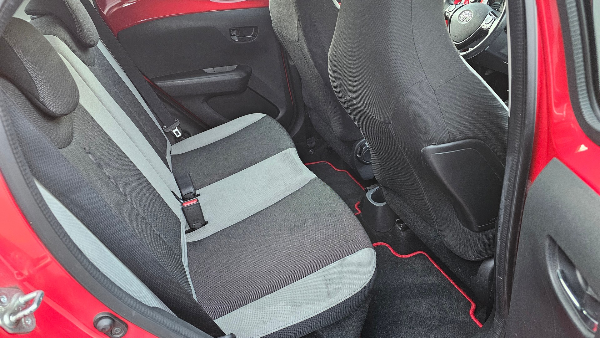 TOYOTA Aygo 1.2 VVT-i x-play-image-11