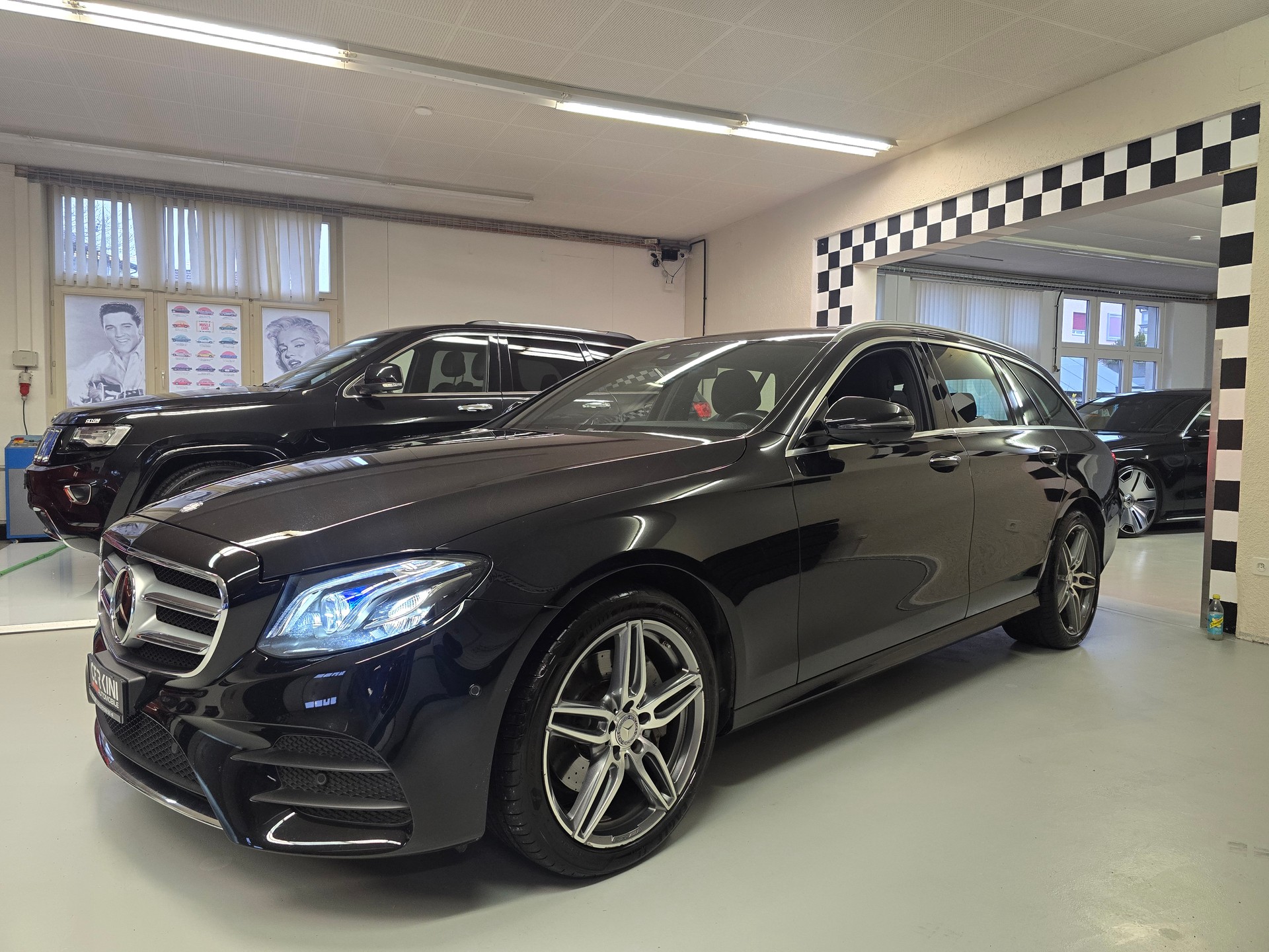 MERCEDES-BENZ E 220 d AMG Line 9G-Tronic-image-1
