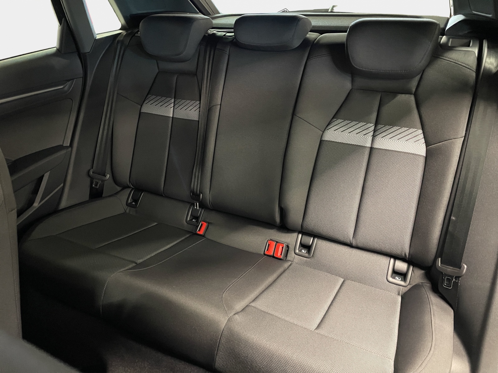 AUDI A3 Sportback TFSI 110 kW S tronic-image-11