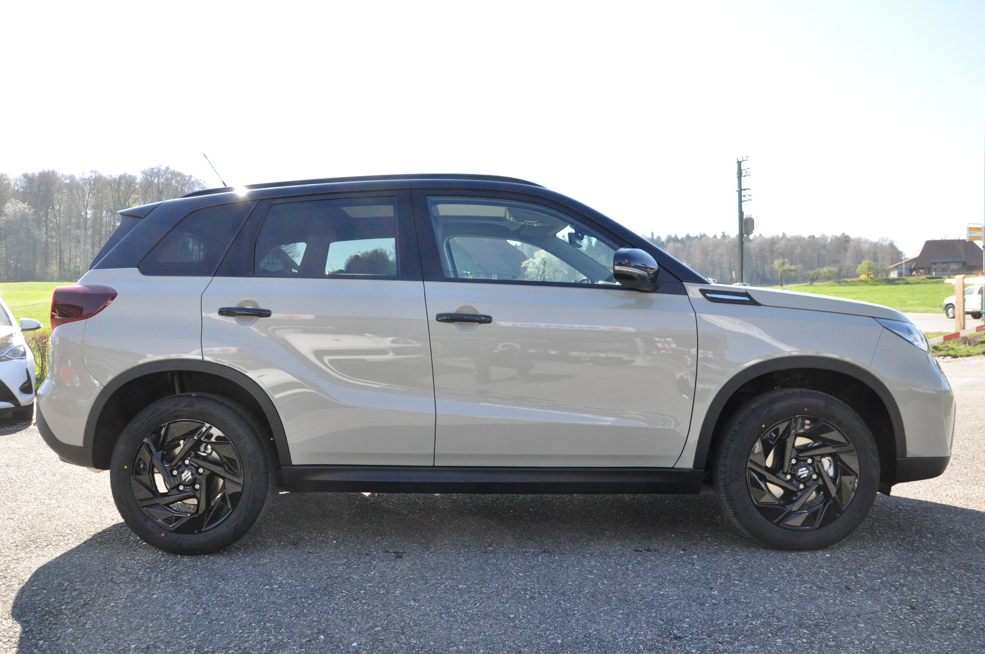 SUZUKI Vitara 1.4 Boosterjet Black Edition Top 4x4 Hybrid Automatic-image-6