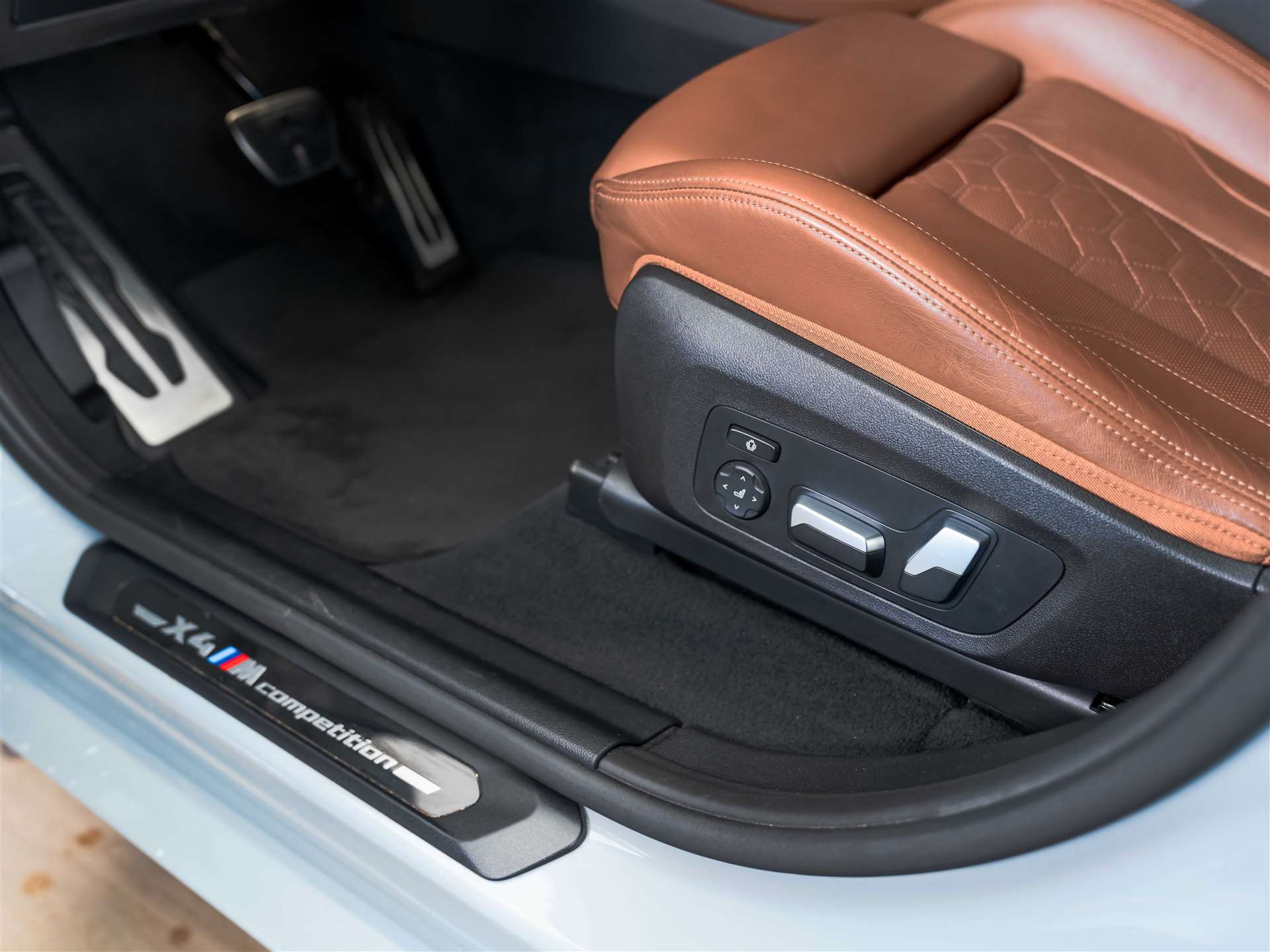 BMW X4M xDrive M Competition Steptronic *Panorama*Sitzlüftung*Head-UP*-image-28