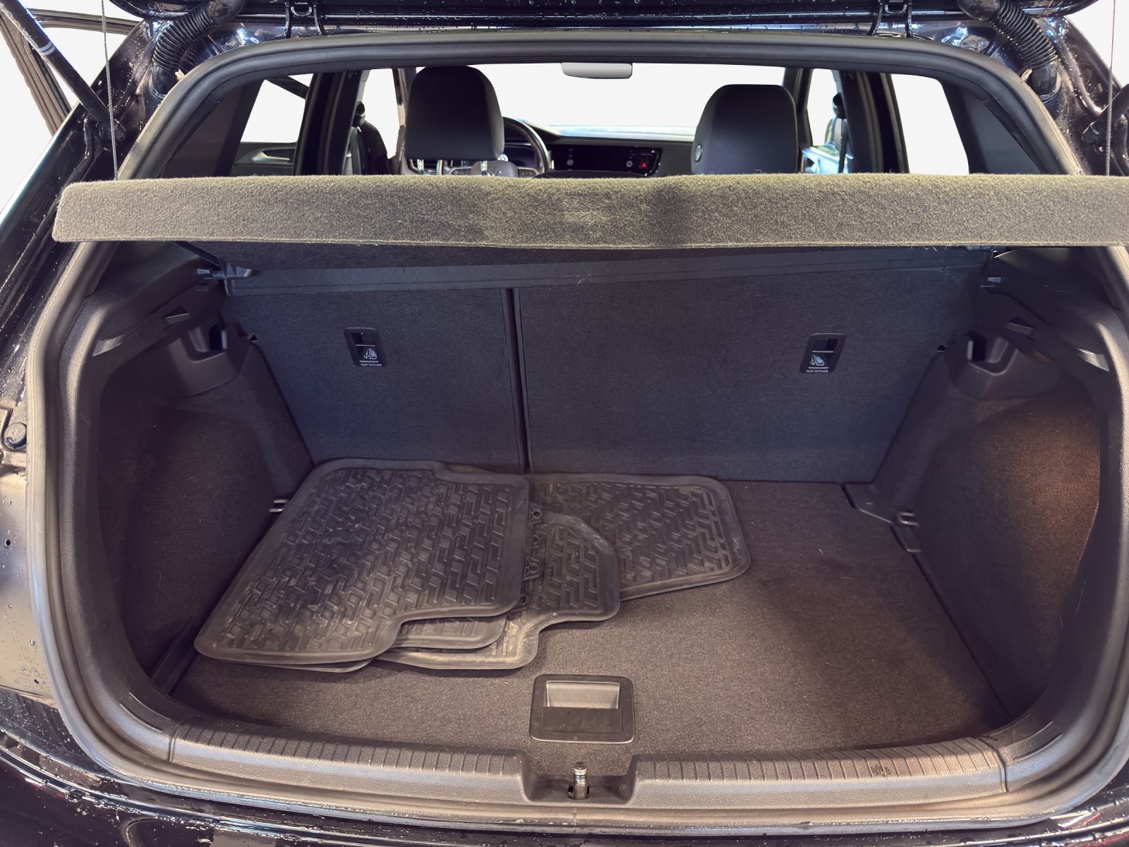 VW Polo 1.0 TSI R-Line DSG-image-12