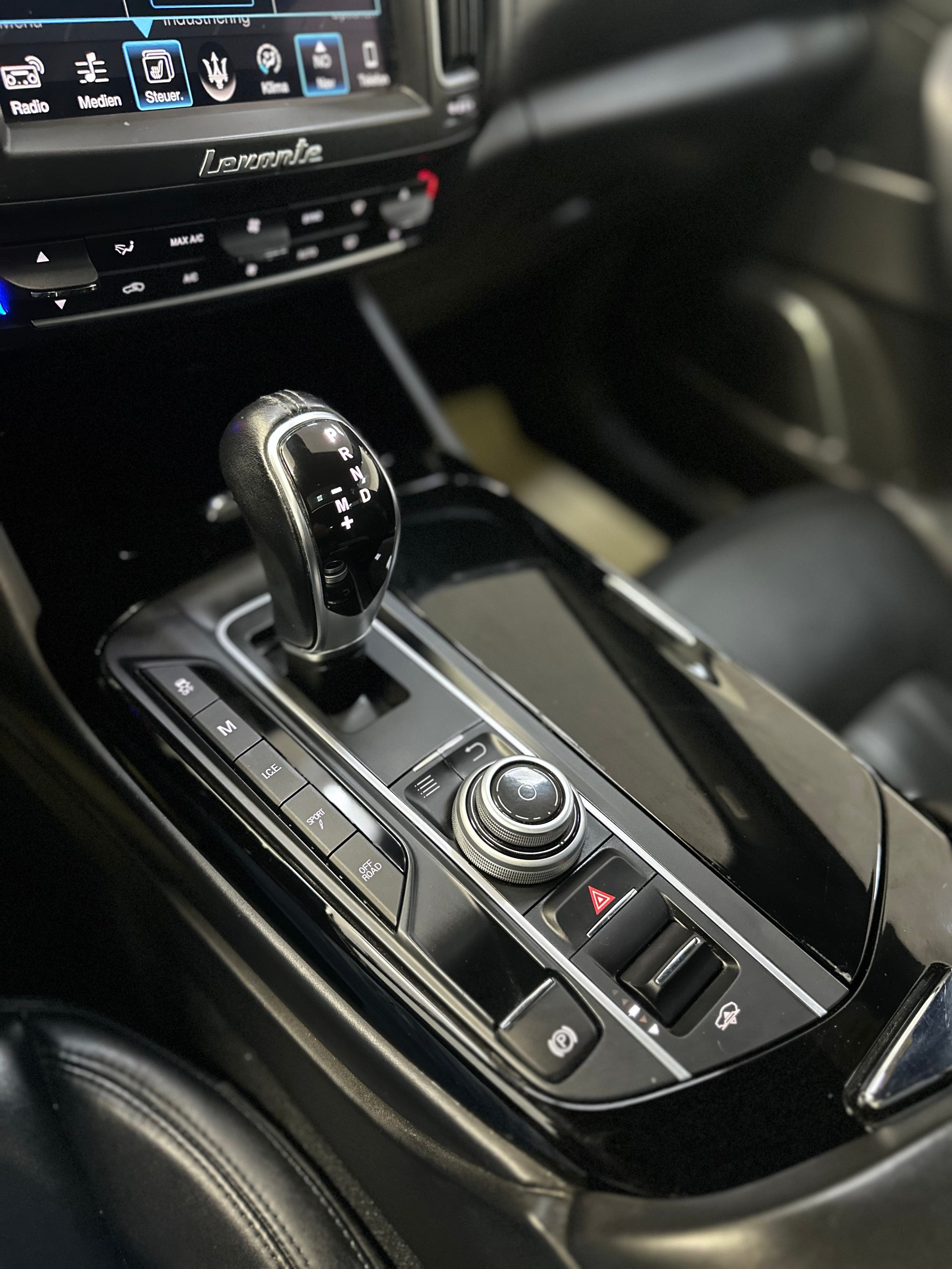 MASERATI Levante D 3.0 V6 Automatica-image-12