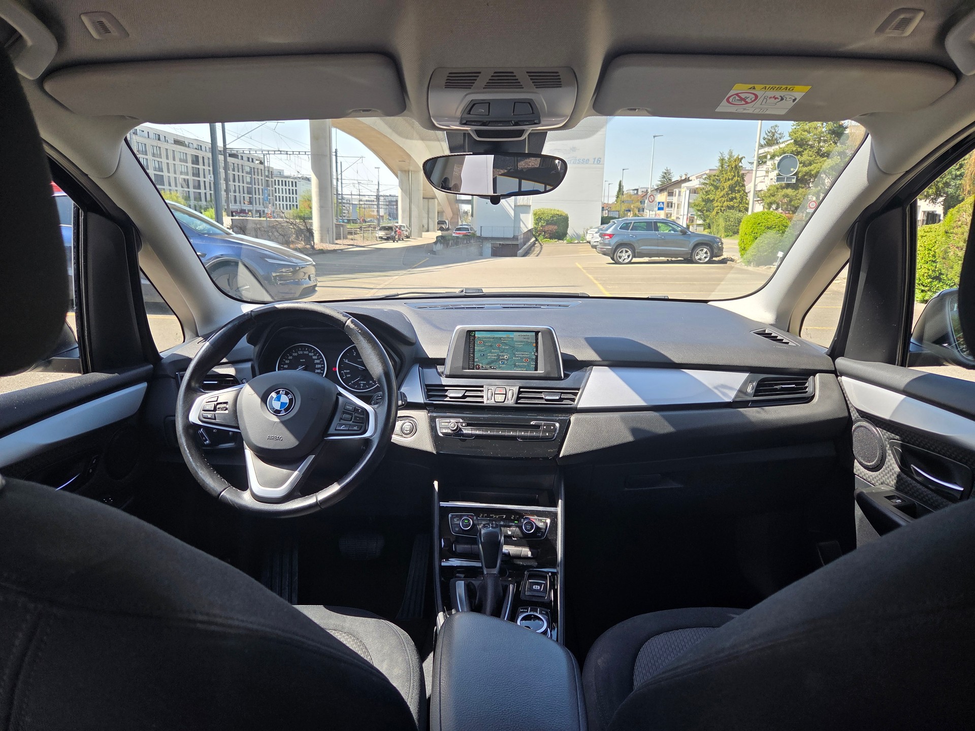 BMW 216d Gran Tourer Luxury Line-image-11