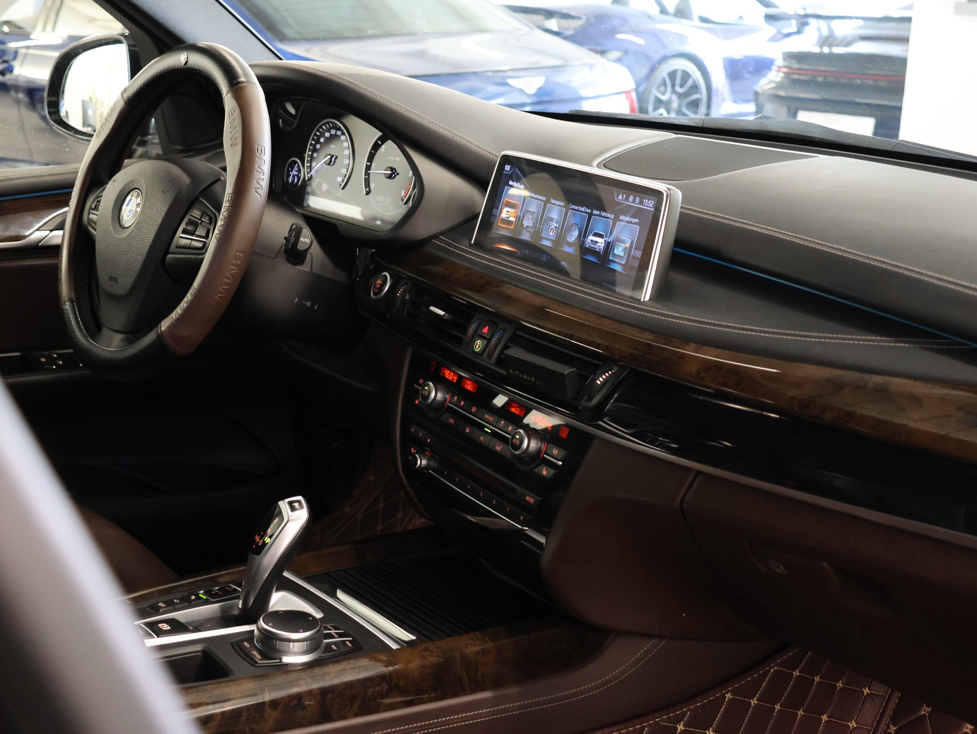 BMW X5 xDrive 30d Steptronic *M-Packet* *Anhängerkupplung* *7 Plätzer*-image-17