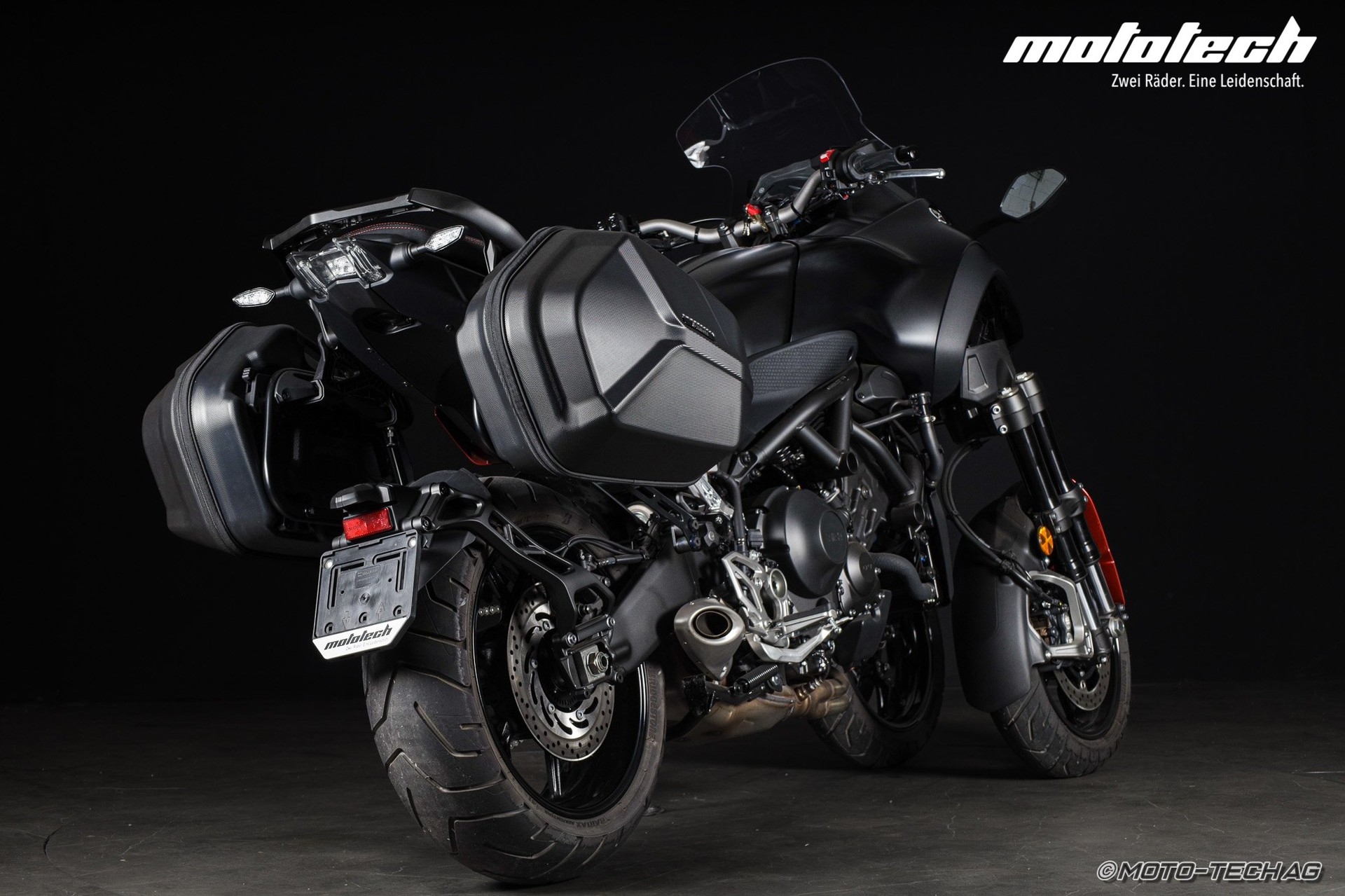 YAMAHA Niken GT-showroom-element-2