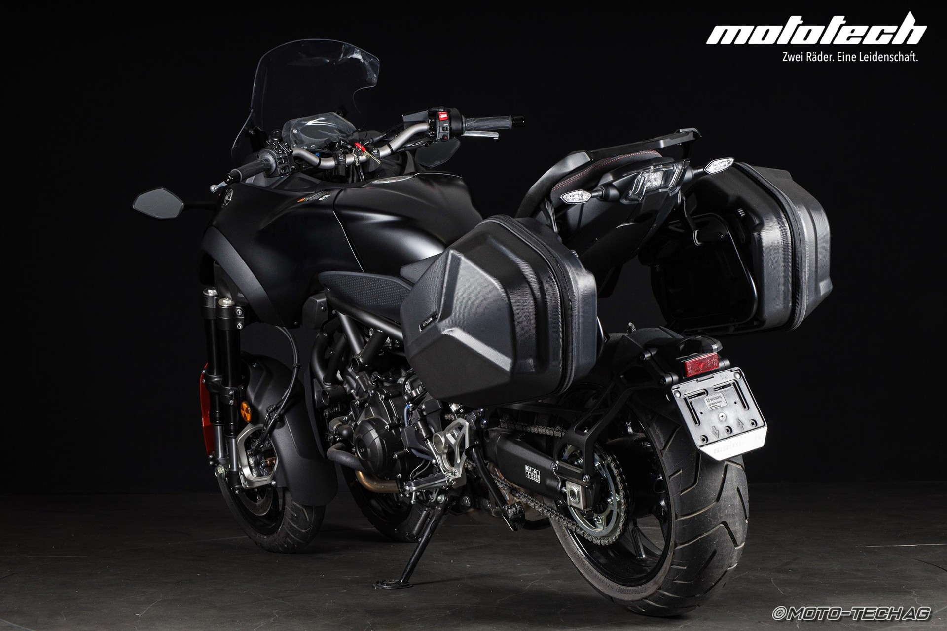 YAMAHA Niken GT-showroom-element-3