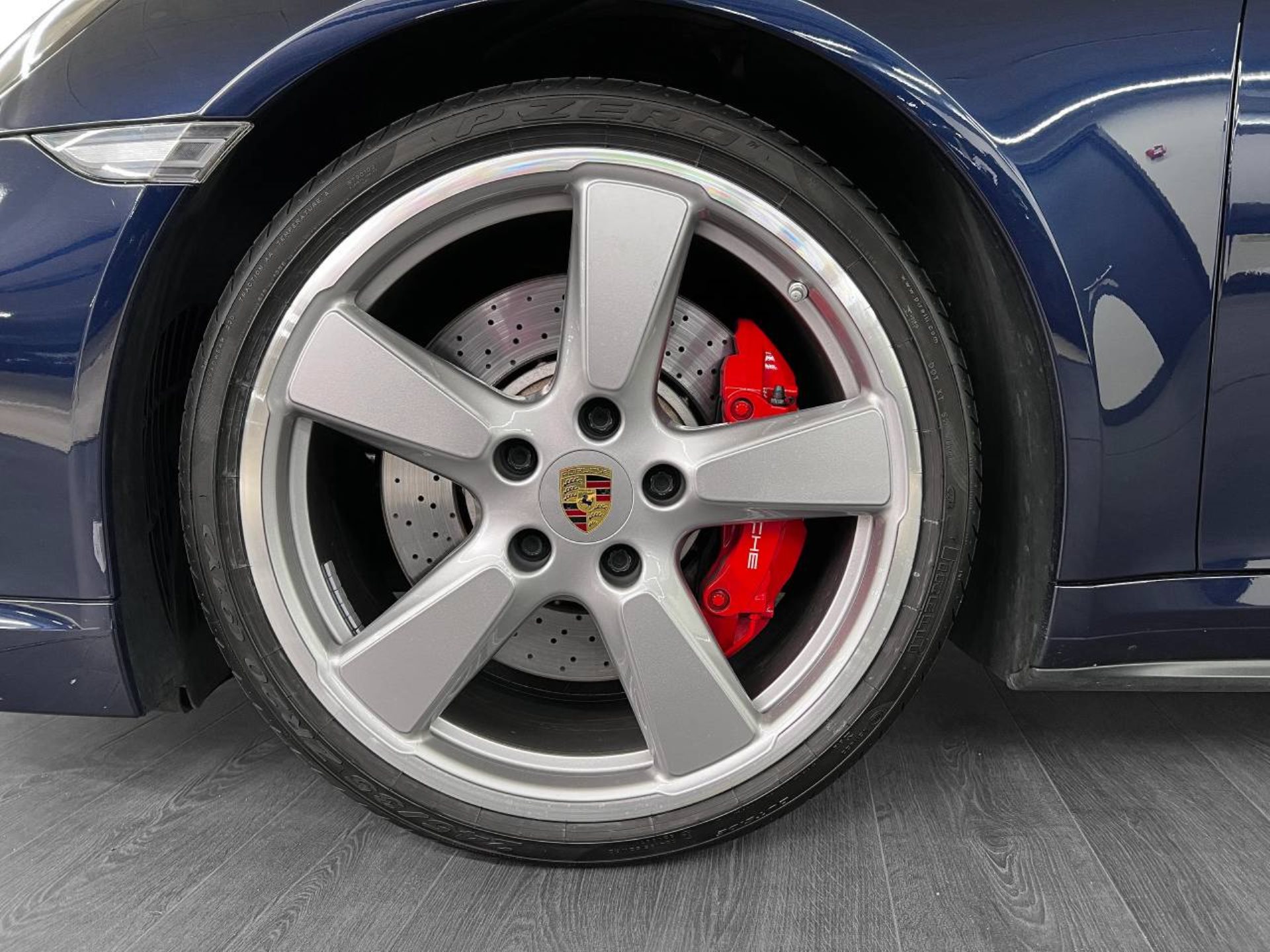 PORSCHE 911 Turbo-image-10