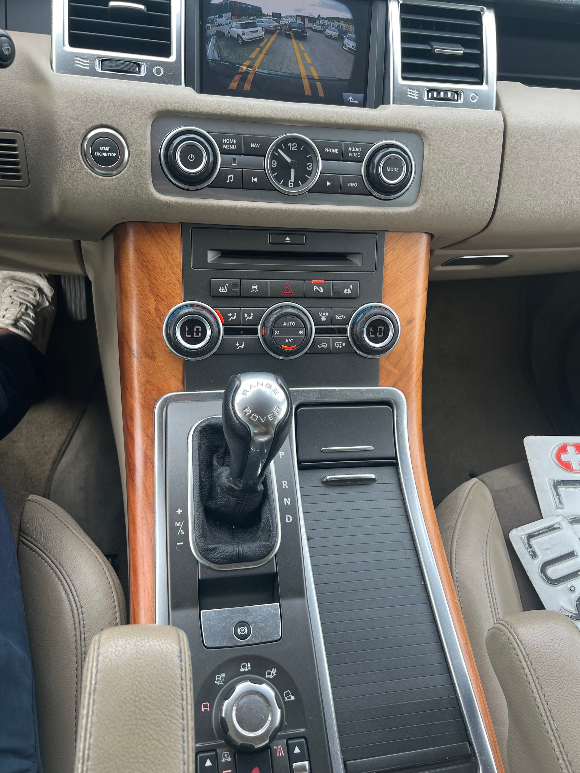 LAND ROVER Range Rover Sport 3.0 TDV6 HSE Automatic-image-13