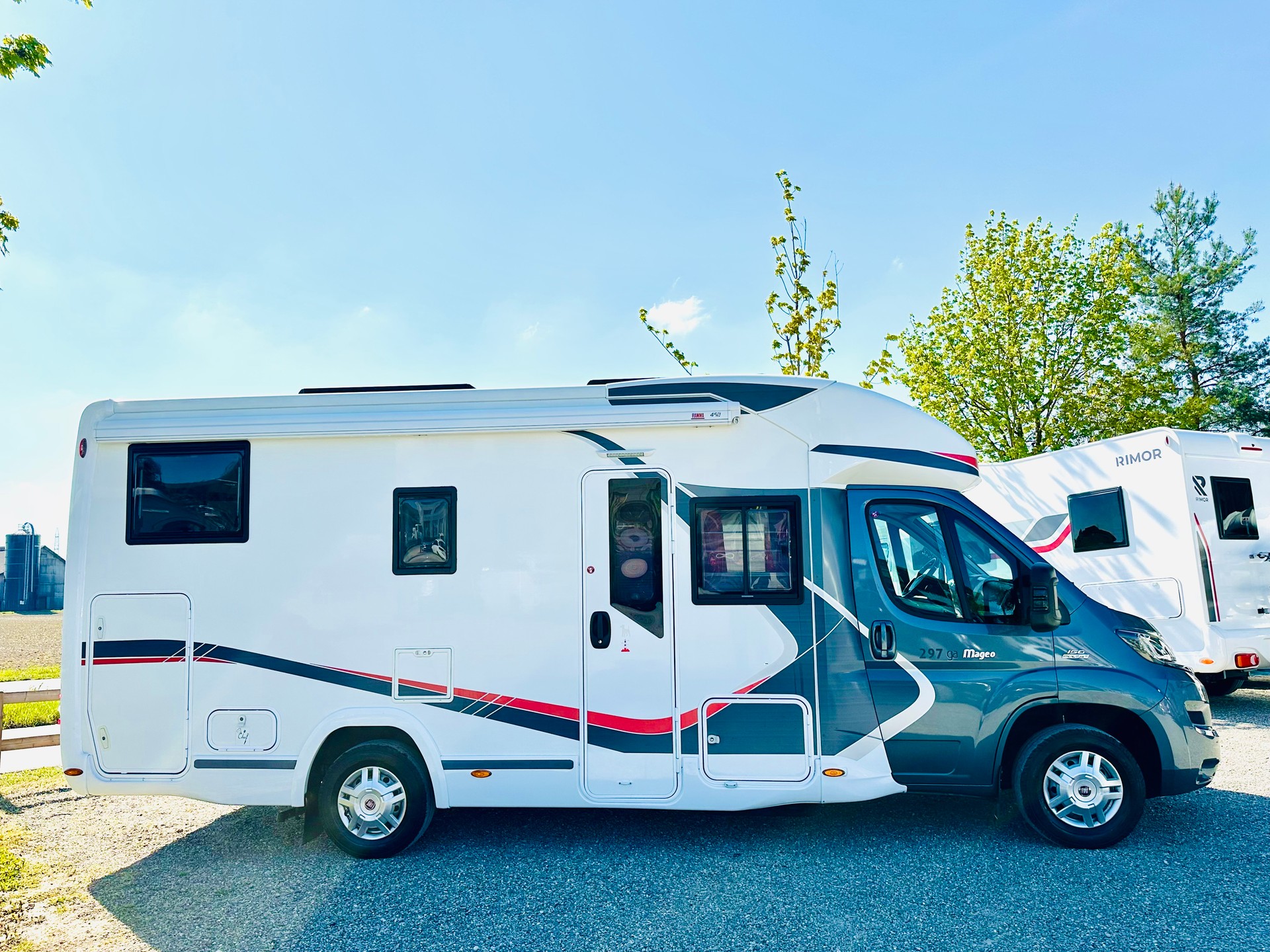 FIAT 2.3JTD 150PS CHALLENGER Megaou ***LÄNGSBETT***DIESEL-HEIZUNG***GARAGE***SOLAR***TV. AUT. SAT-ANLAGE***-showroom-element-1