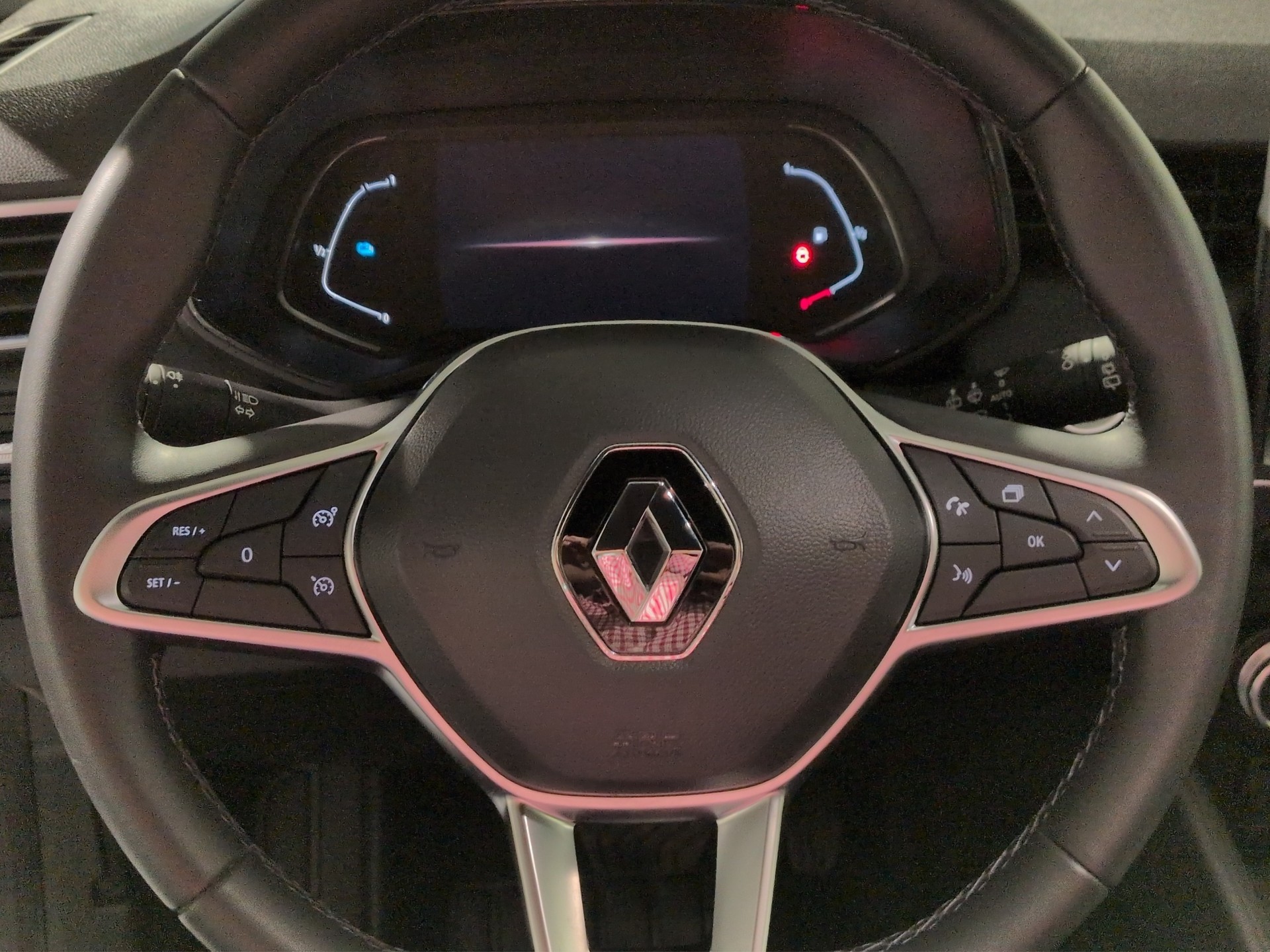RENAULT Clio 1.6 E-Tech Intens-image-9