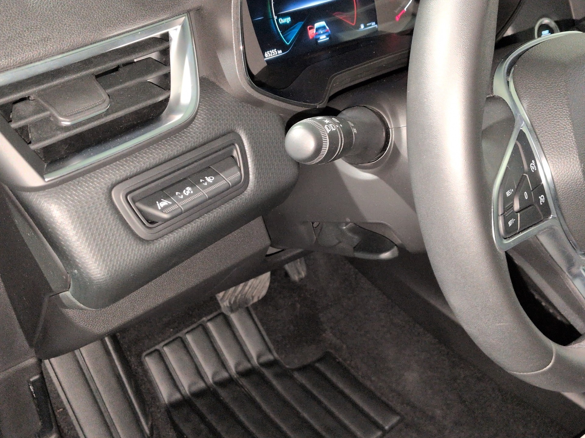 RENAULT Clio 1.6 E-Tech Intens-image-18