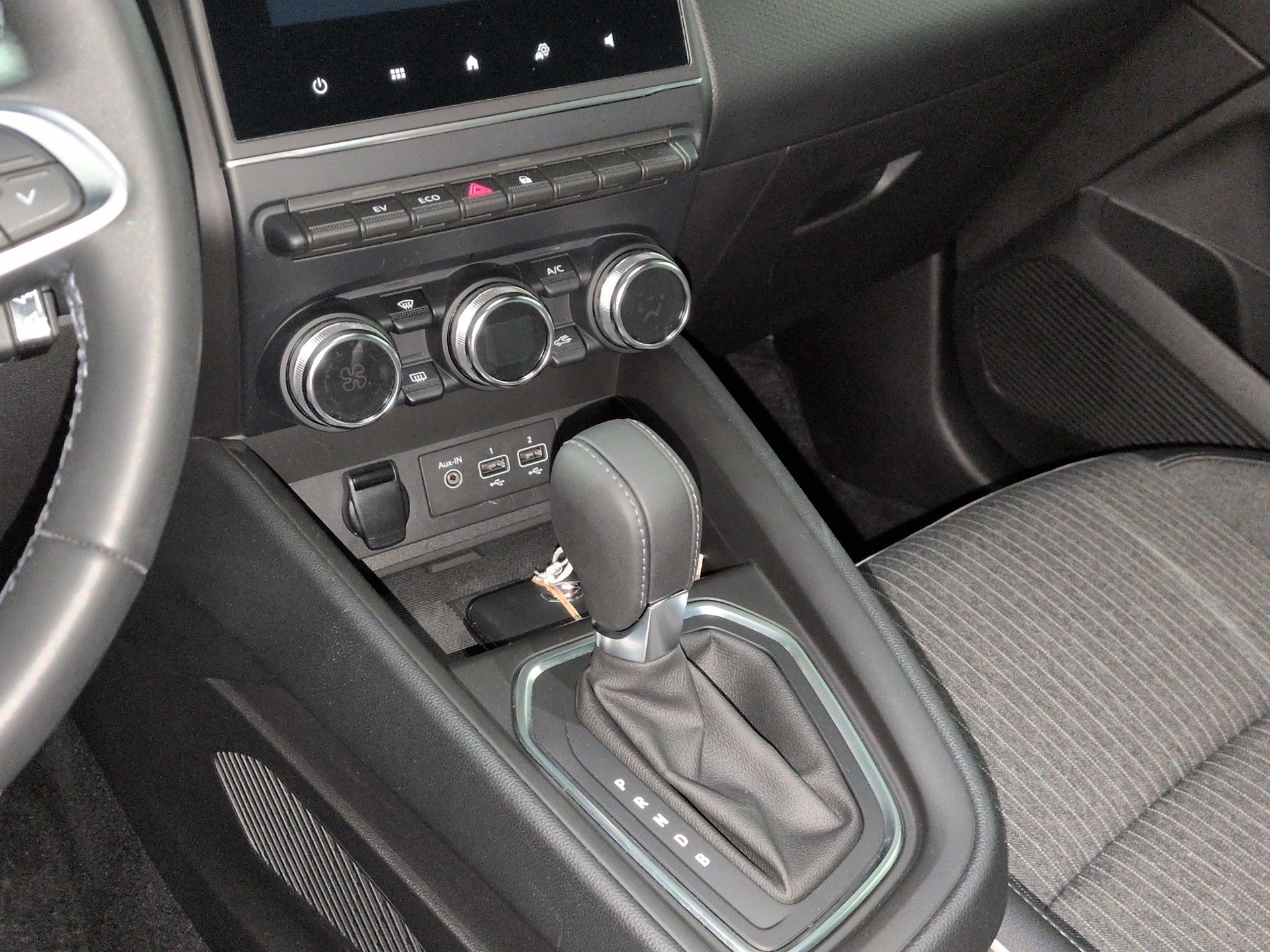 RENAULT Clio 1.6 E-Tech Intens-image-11