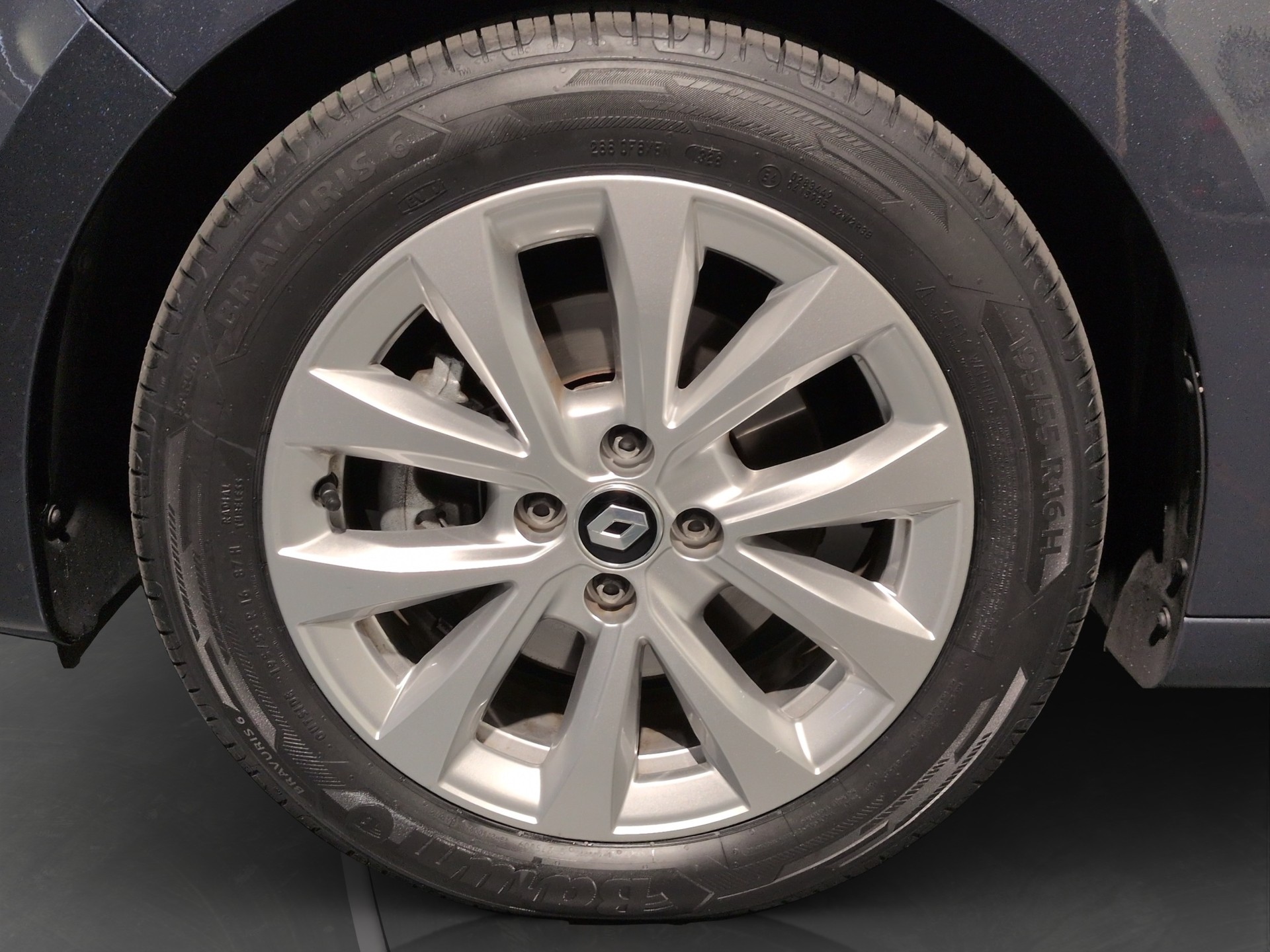 RENAULT Clio 1.6 E-Tech Intens-image-22
