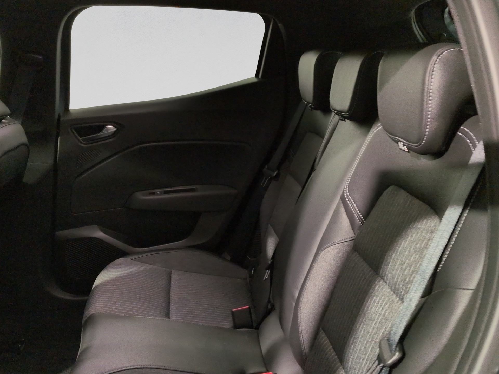 RENAULT Clio 1.6 E-Tech Intens-image-14