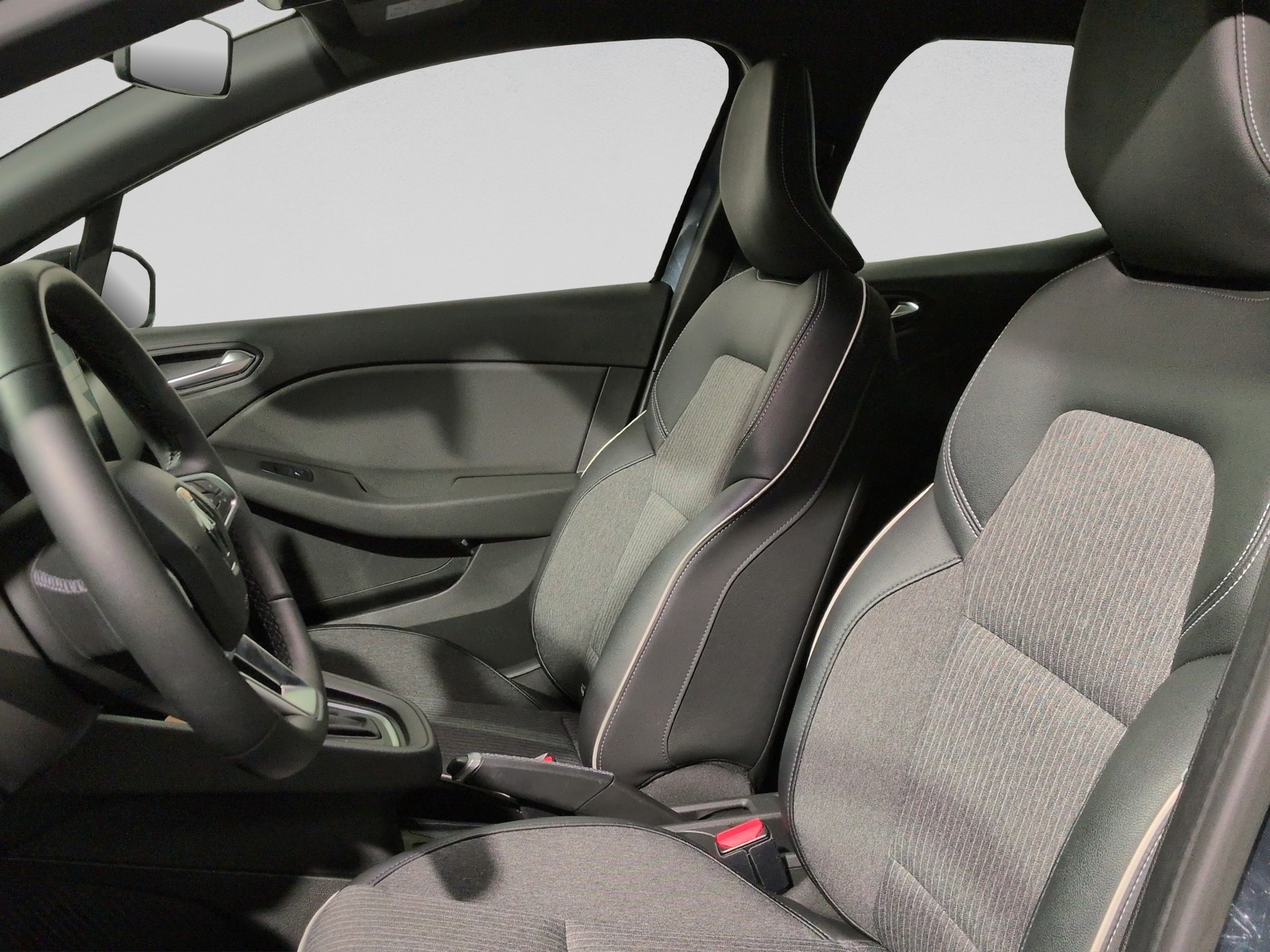 RENAULT Clio 1.6 E-Tech Intens-image-8