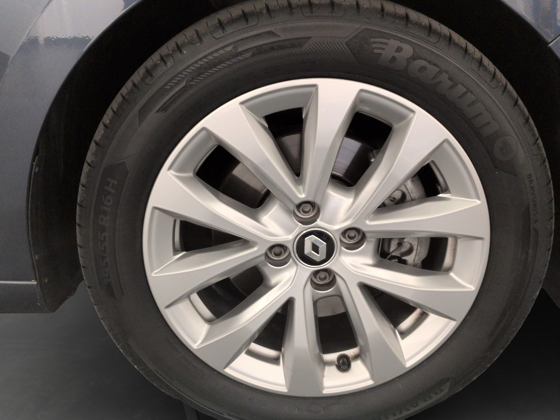 RENAULT Clio 1.6 E-Tech Intens-image-17