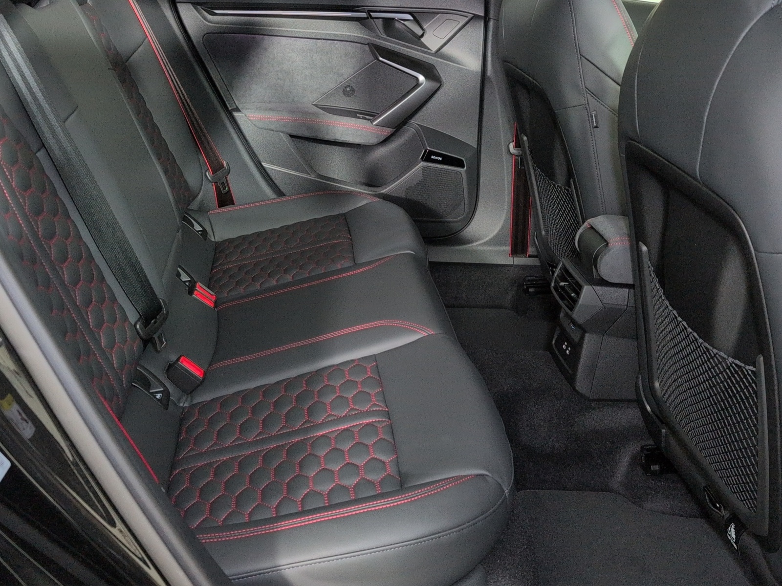 AUDI RS3 Sportback 2.5 TSI quattro S-tronic-image-8