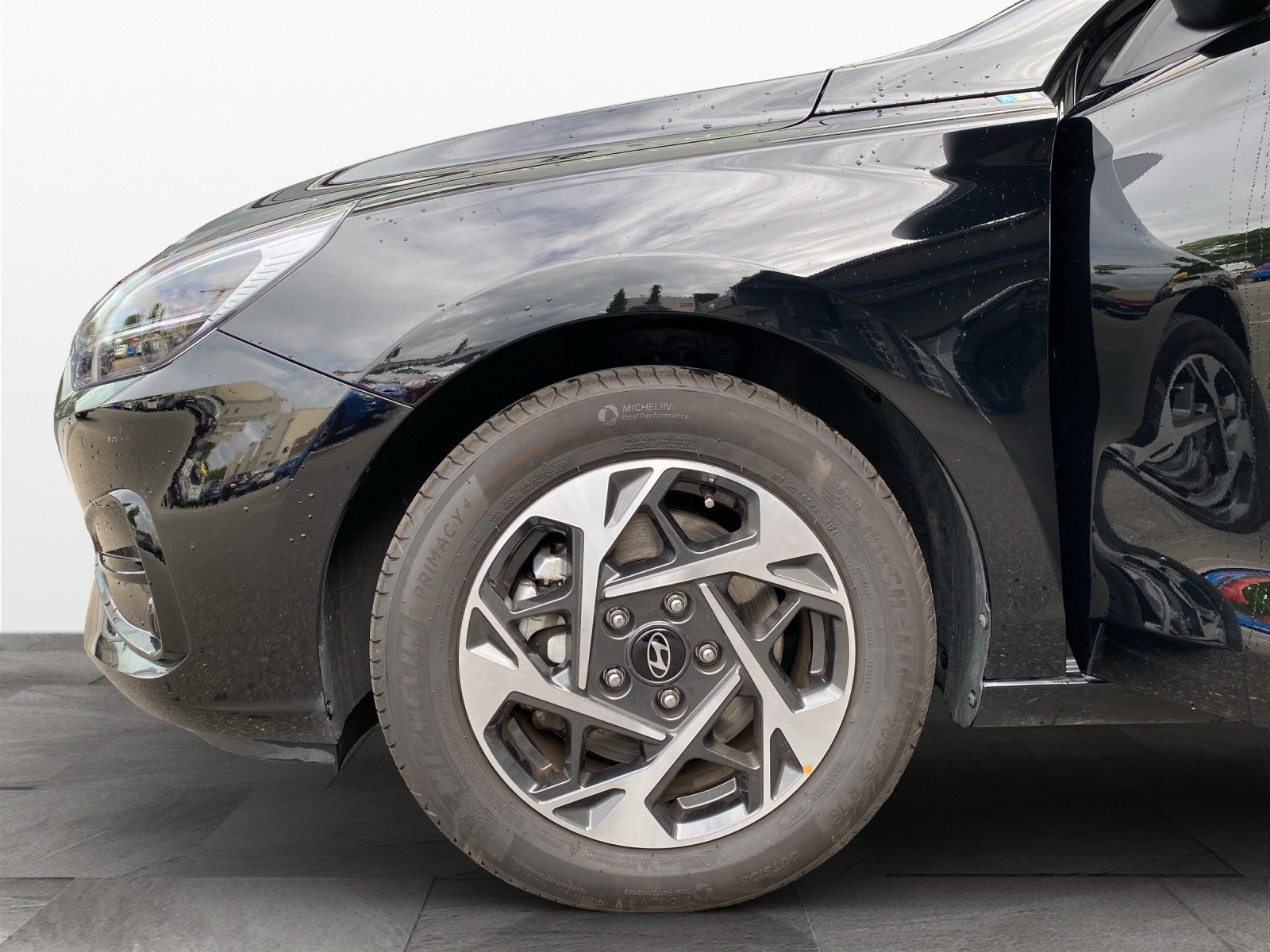 HYUNDAI i30 1.5 T-GDi Amplia-image-8