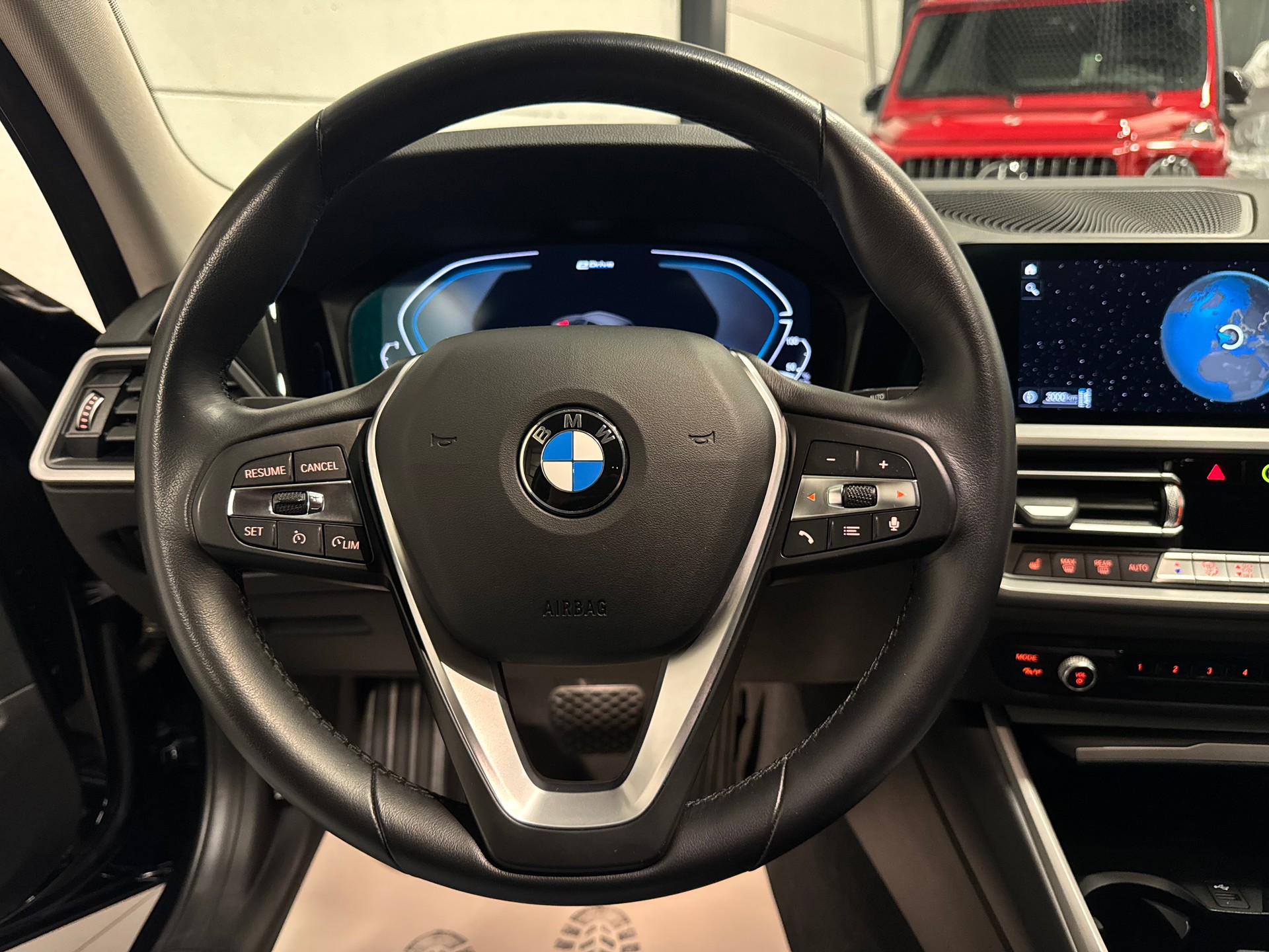 BMW 330e x DriveTouring Steptronic-image-23