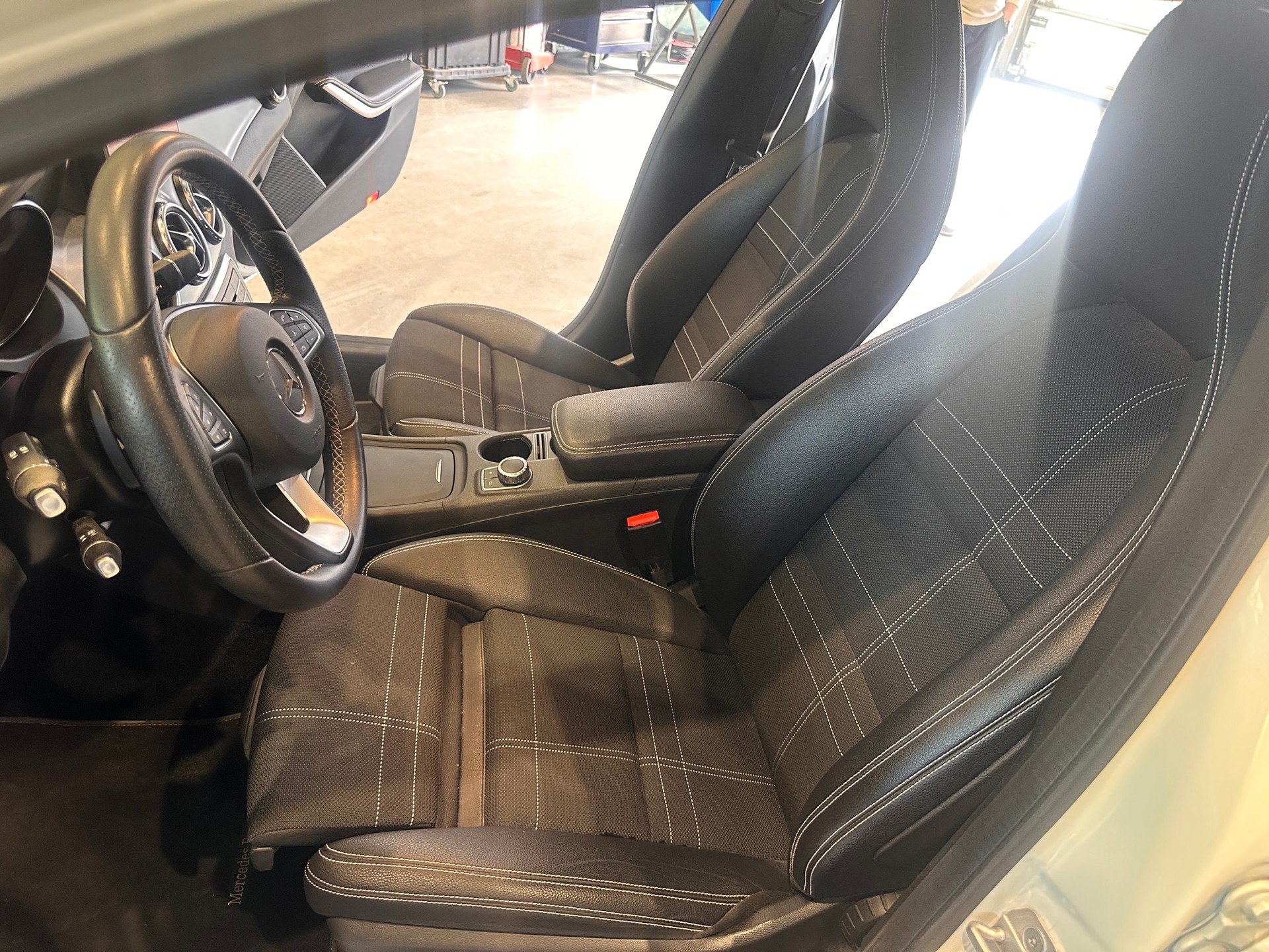 MERCEDES-BENZ GLA 200 CDI Swiss Star Edition Urban 4Matic 7G-DCT ***TOP ZUSTAND*** BEIM KAUF FRISCHE MFK***-image-9