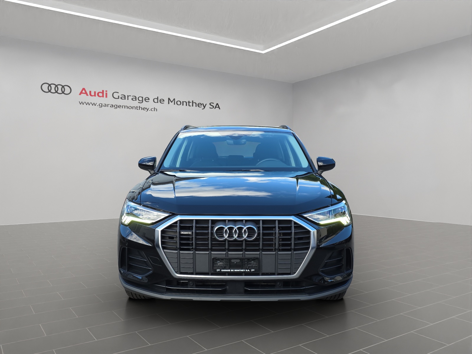 AUDI Q3 35 TDI quattro S-tronic-image-1