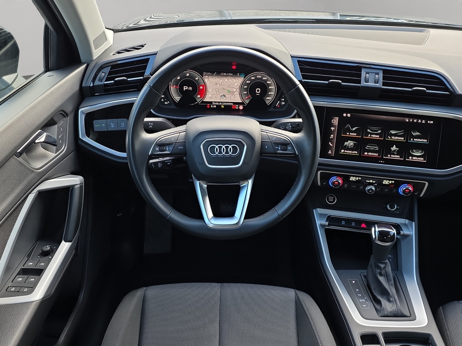 AUDI Q3 35 TDI quattro S-tronic-image-10