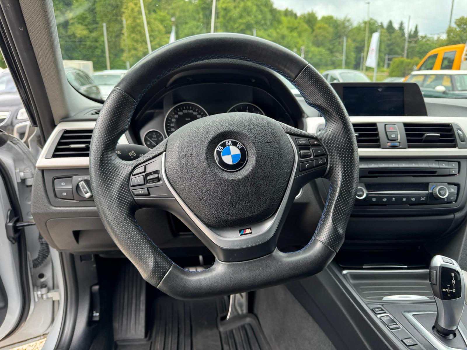 BMW 320d Steptronic-image-16