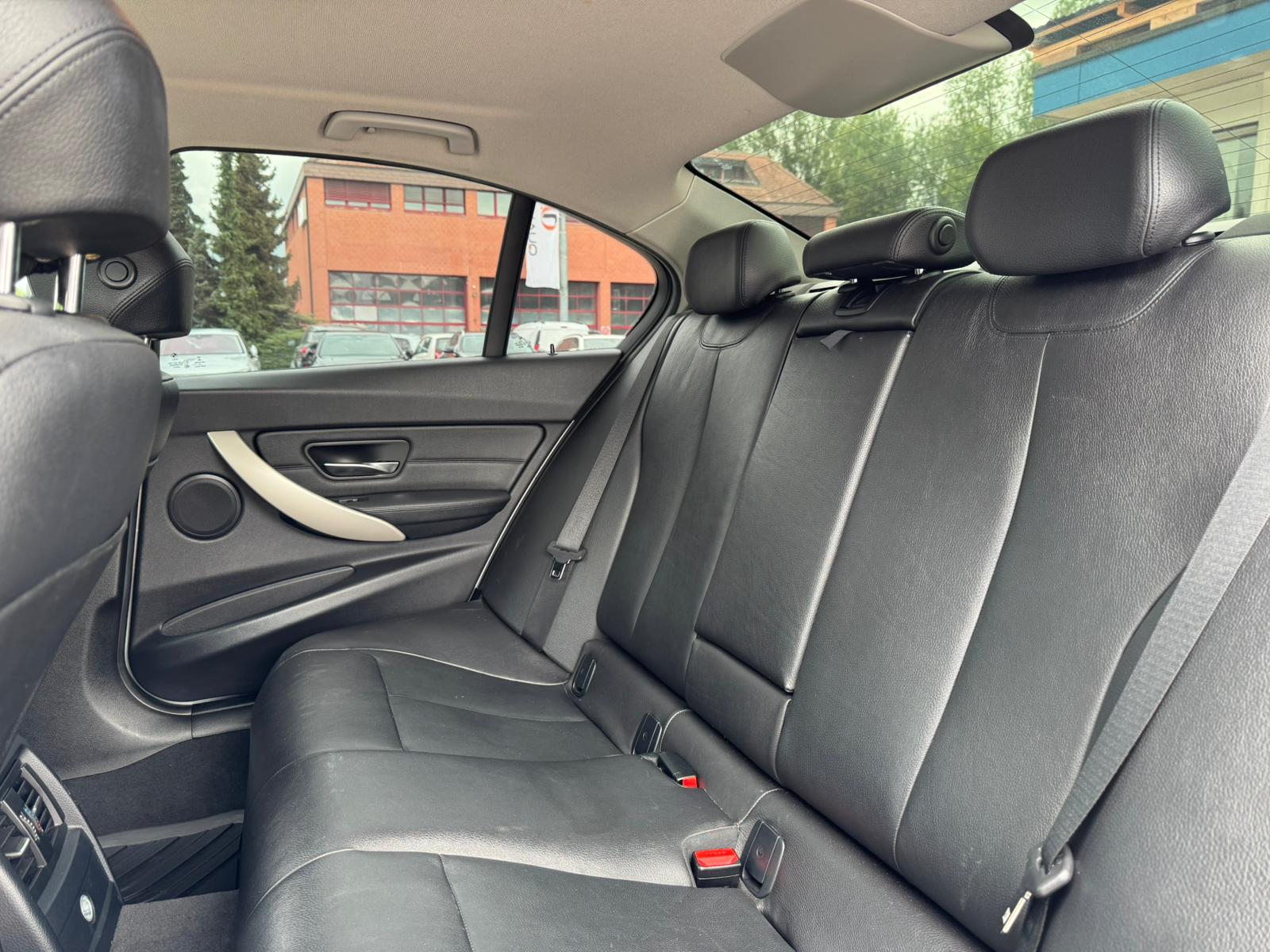 BMW 320d Steptronic-image-8