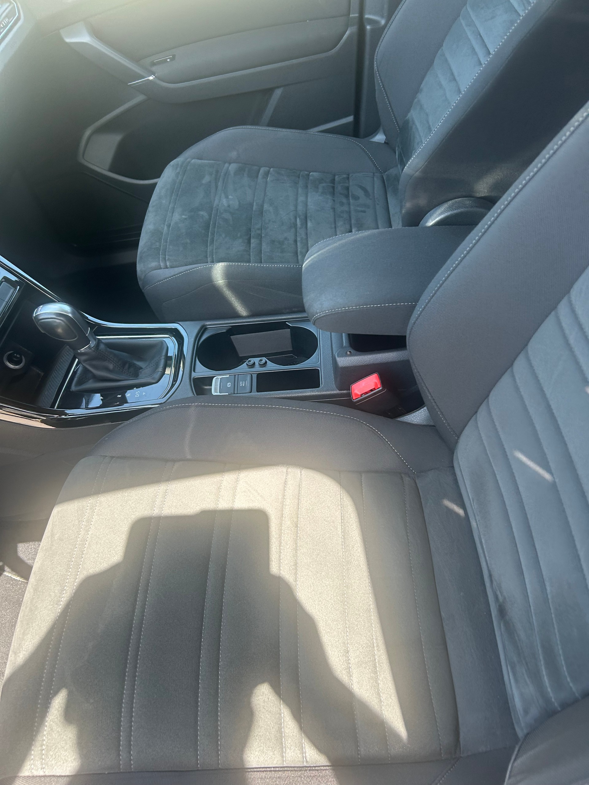VW Touran 2.0 TDI BlueMotion Technology Sport DSG-image-3